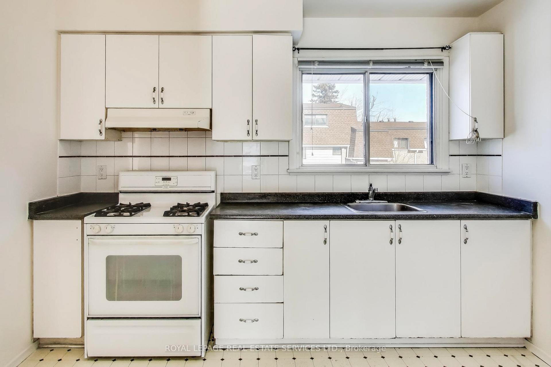 Photo 5 of Unit 157, 475 Bramalea Road, Brampton, Southgate — HOMEH