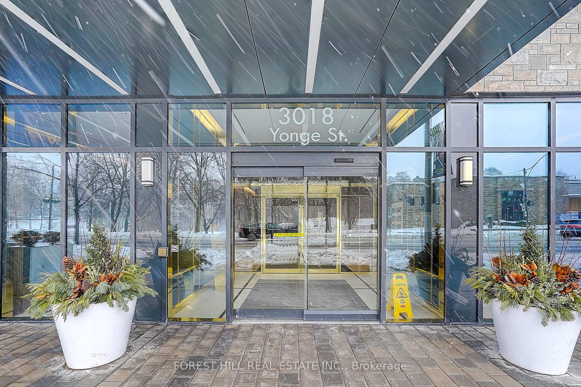 Photo 2 of Unit Uph06, 3018 Yonge Street, Toronto, Lawrence Park South — HOMEH