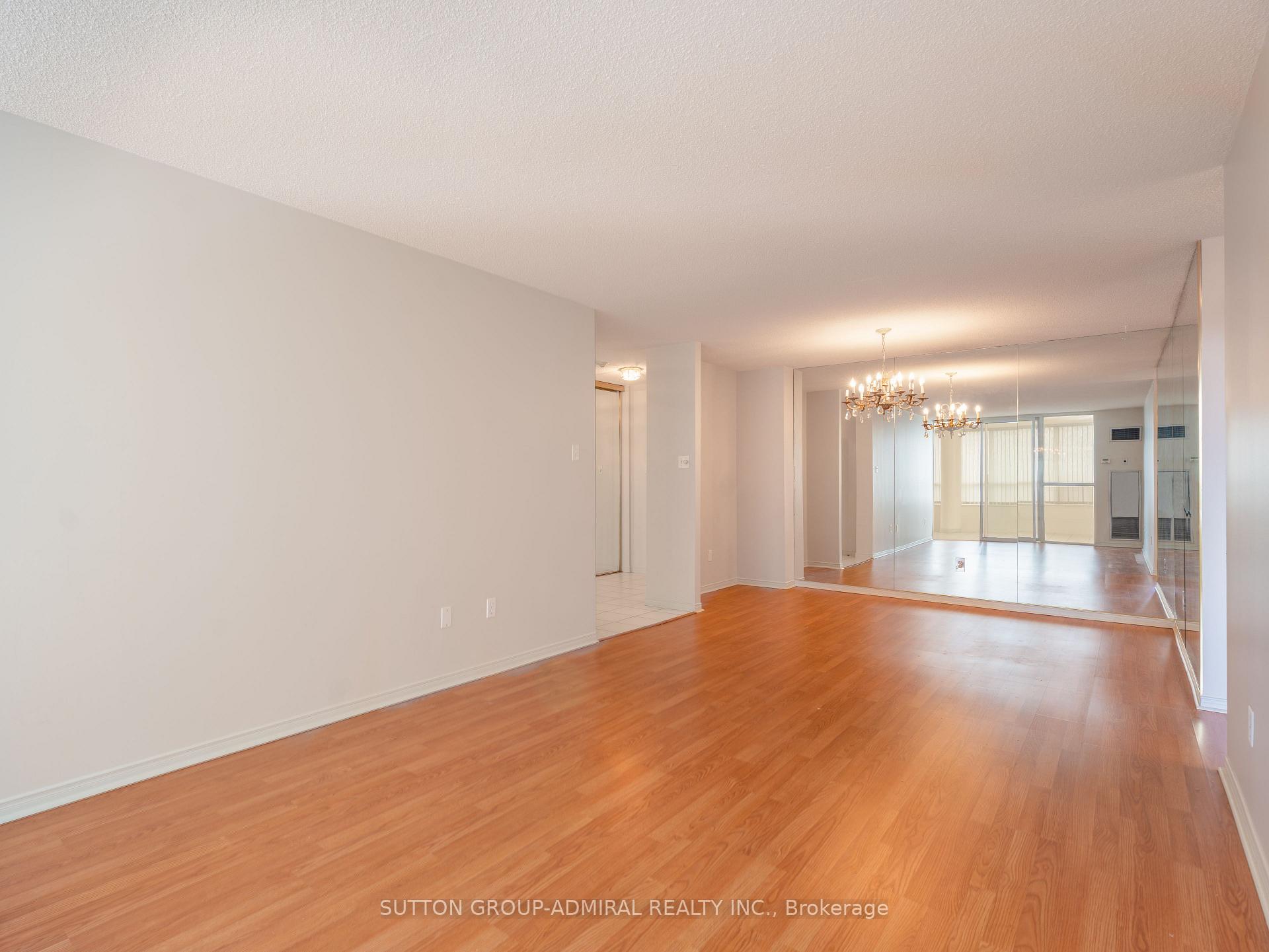 Photo 9 of Unit 412, 11 Townsgate Drive, Vaughan, Crestwood-Springfarm-Yorkhill — HOMEH