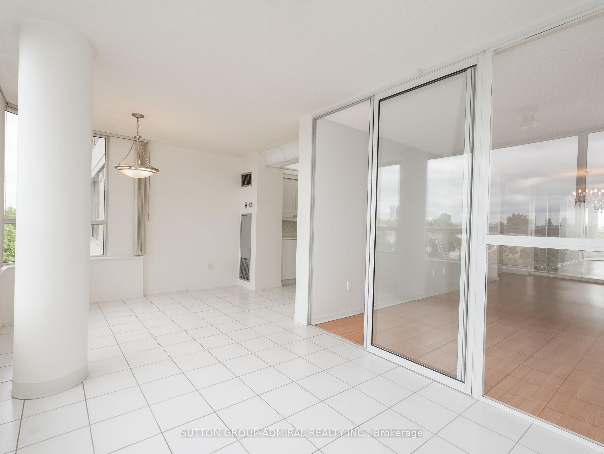 Photo 14 of Unit 412, 11 Townsgate Drive, Vaughan, Crestwood-Springfarm-Yorkhill — HOMEH
