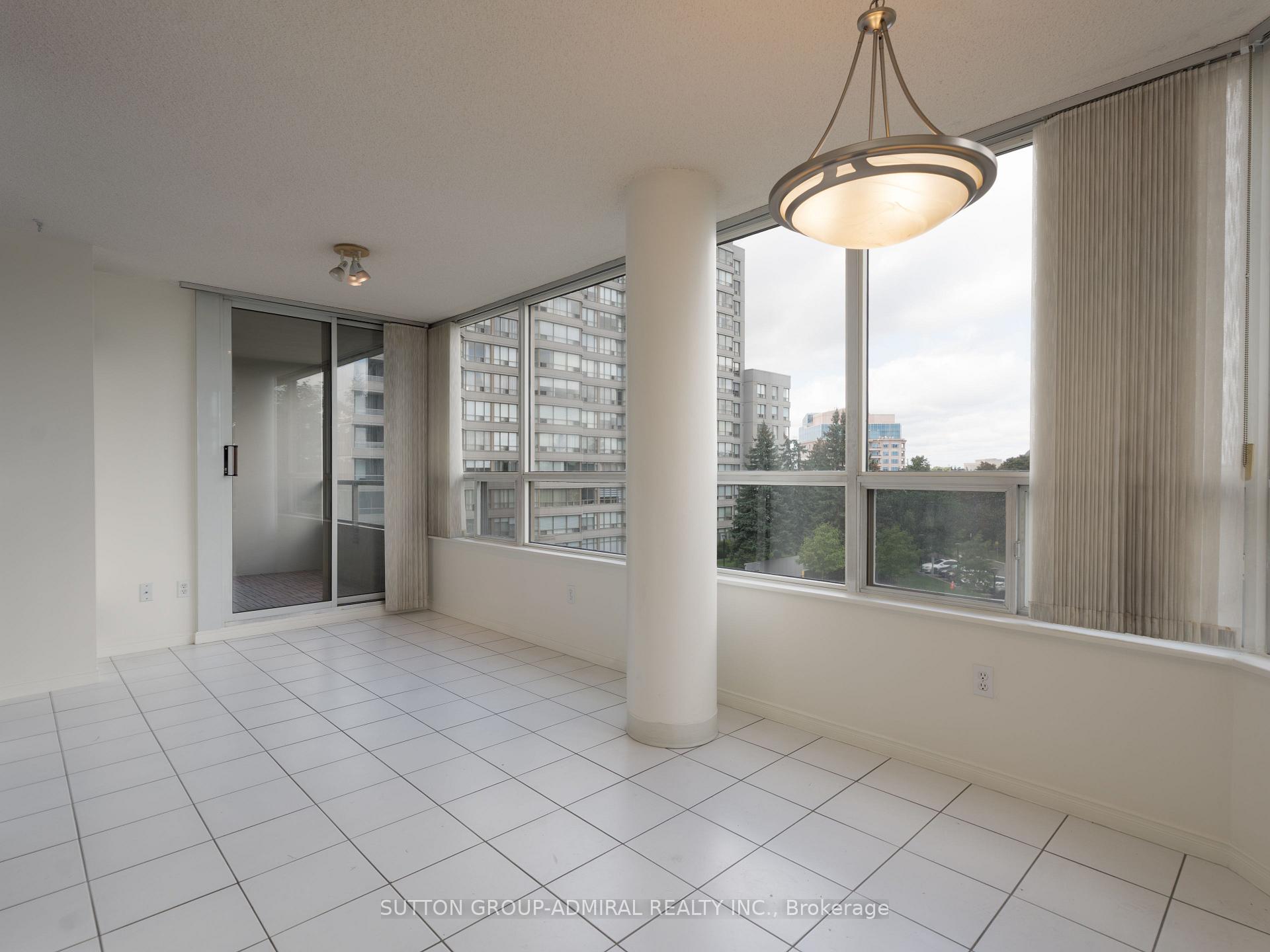 Photo 15 of Unit 412, 11 Townsgate Drive, Vaughan, Crestwood-Springfarm-Yorkhill — HOMEH