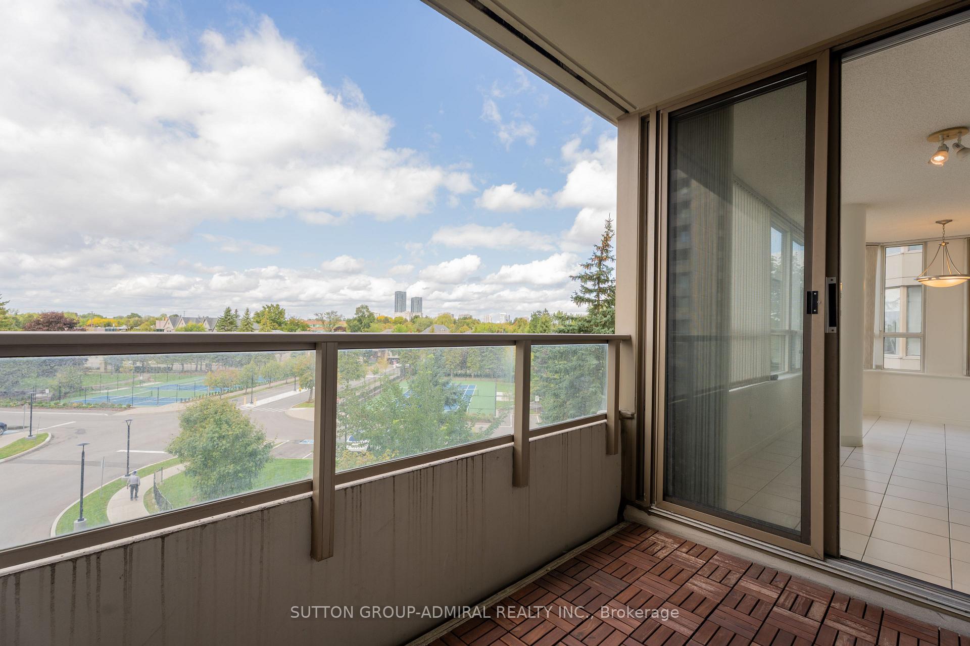 Photo 25 of Unit 412, 11 Townsgate Drive, Vaughan, Crestwood-Springfarm-Yorkhill — HOMEH