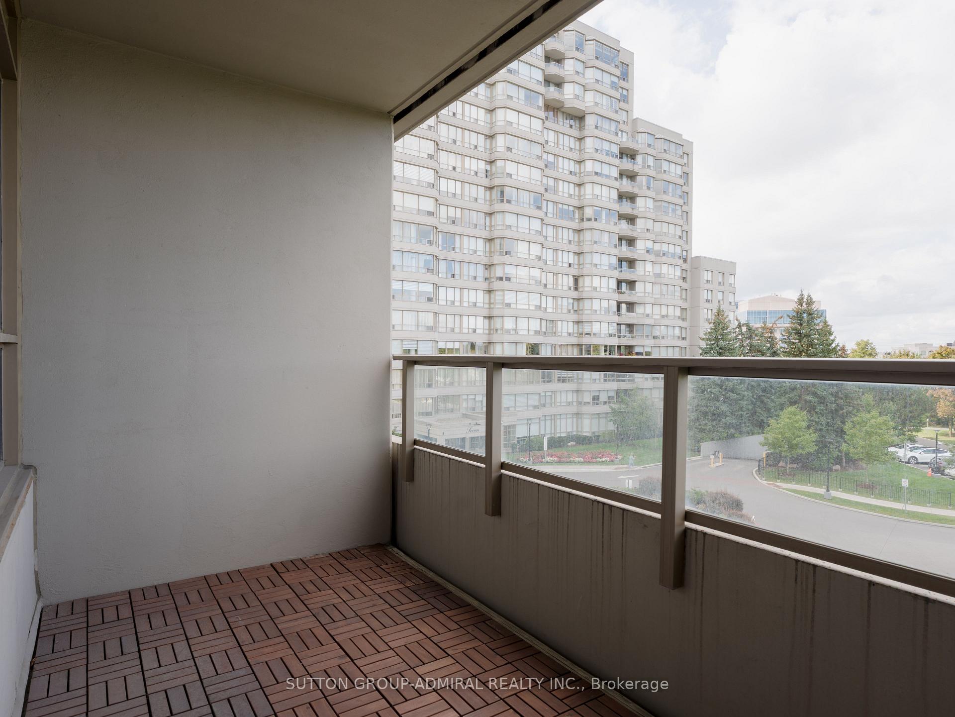 Photo 26 of Unit 412, 11 Townsgate Drive, Vaughan, Crestwood-Springfarm-Yorkhill — HOMEH