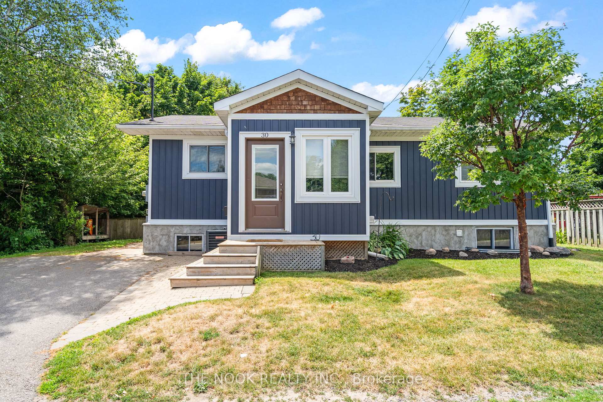 Photo 1 of 30 Lamb's Lane, Clarington, Bowmanville — HOMEH