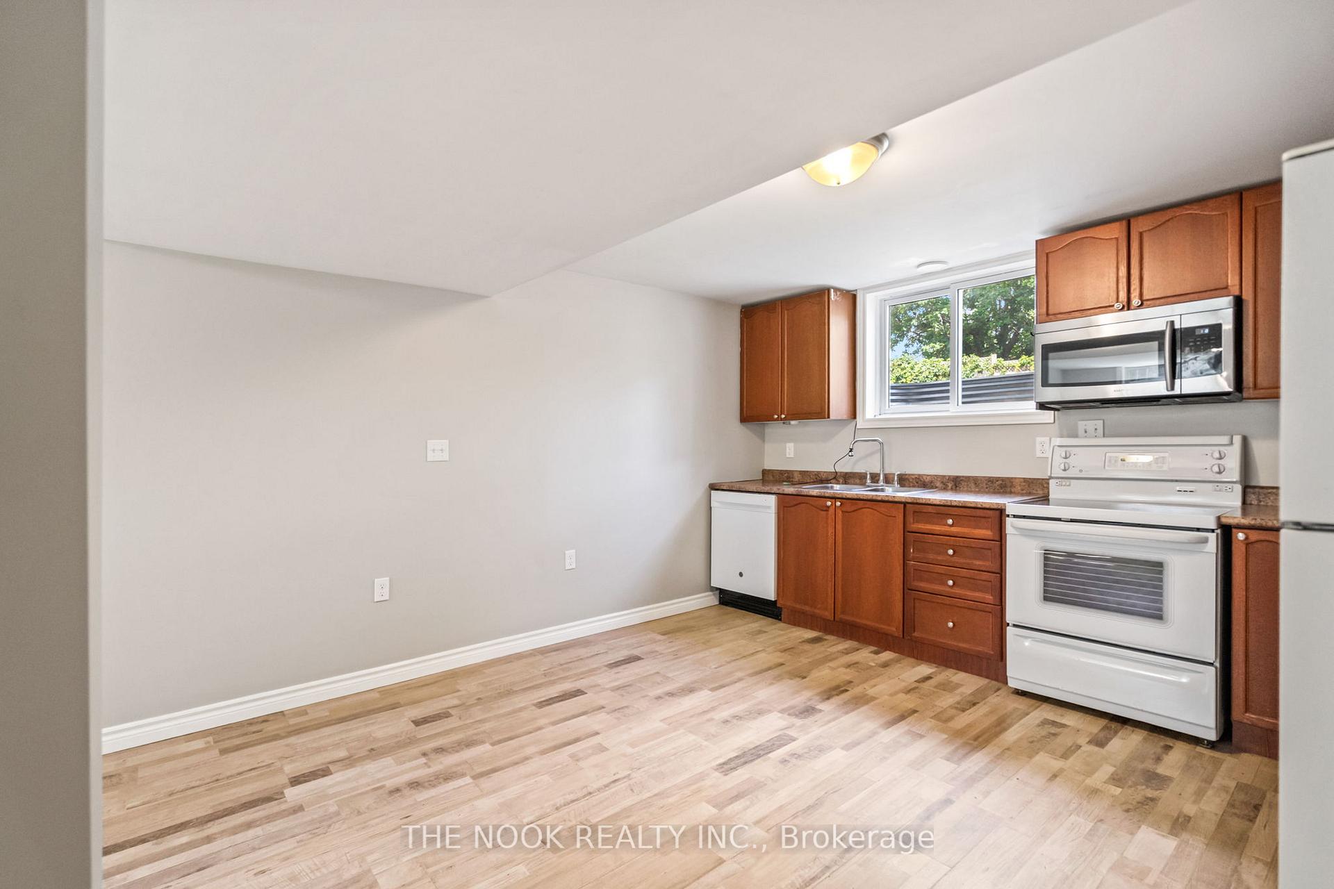 Photo 15 of 30 Lamb's Lane, Clarington, Bowmanville — HOMEH