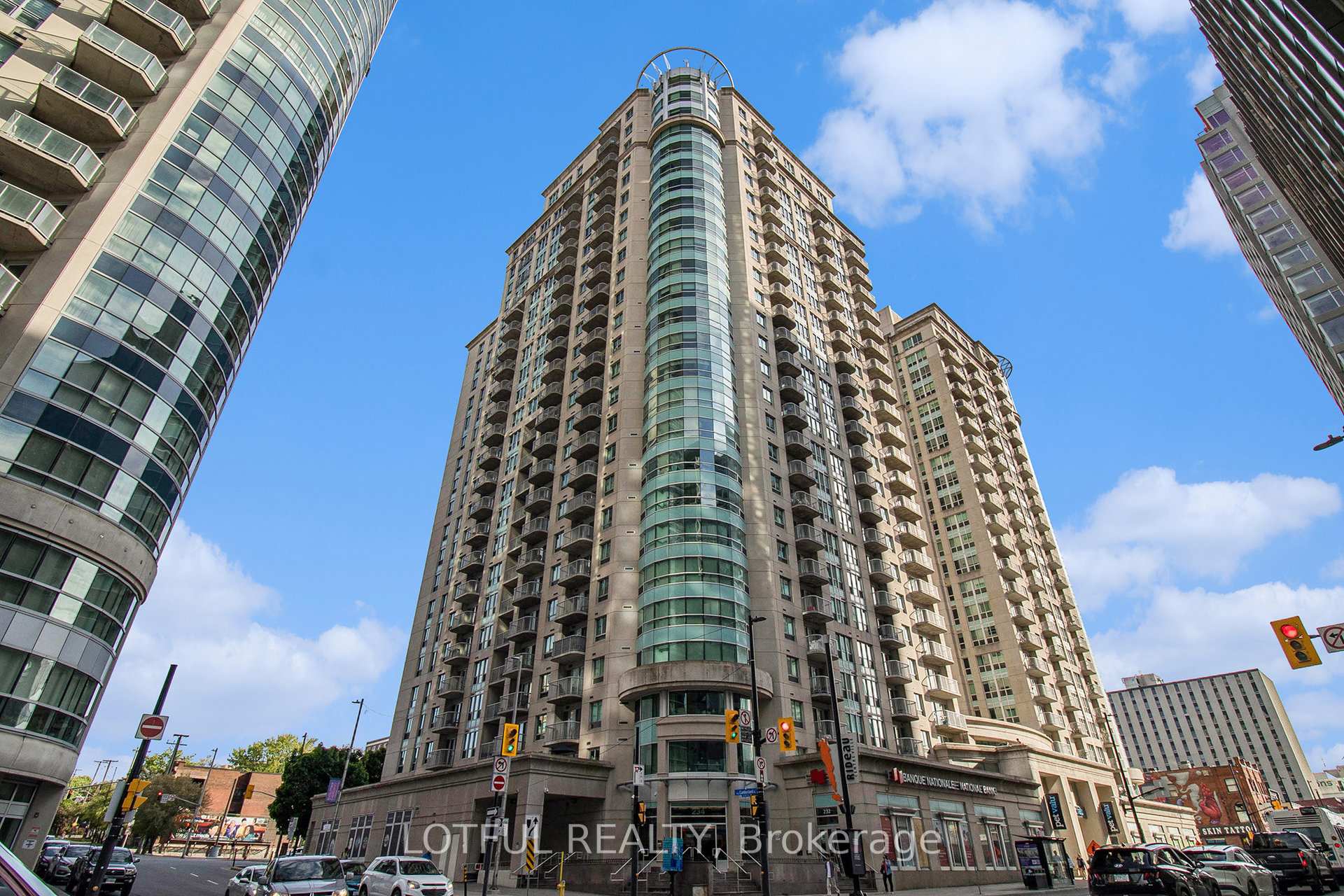 Photo 2 of Unit 1703, 234 Rideau Street, Ottawa, Sandy Hill — HOMEH