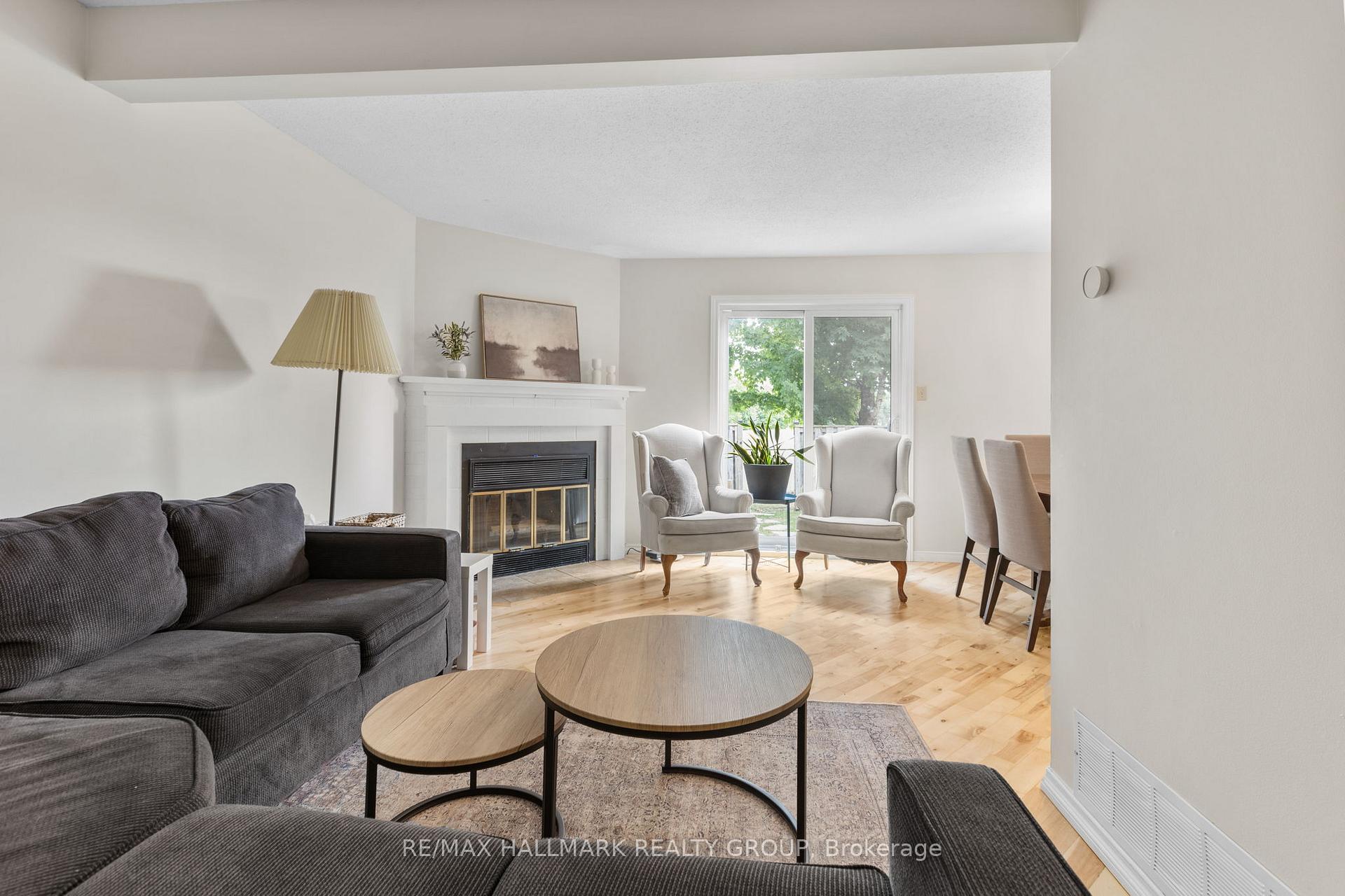 Photo 7 of 1598 Hoskins Crescent, Ottawa, Fallingbrook/Pineridge — HOMEH
