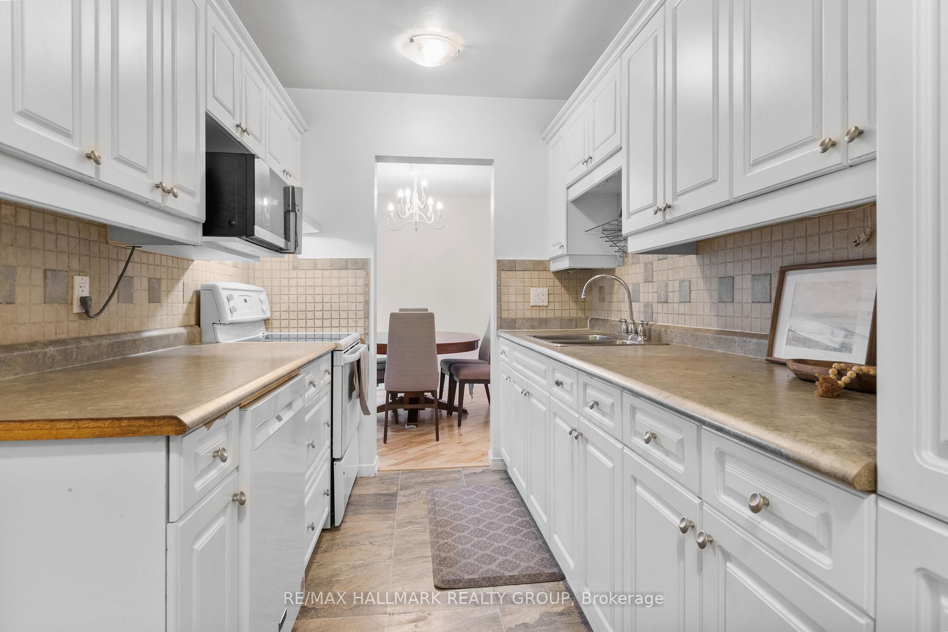 Photo 11 of 1598 Hoskins Crescent, Ottawa, Fallingbrook/Pineridge — HOMEH