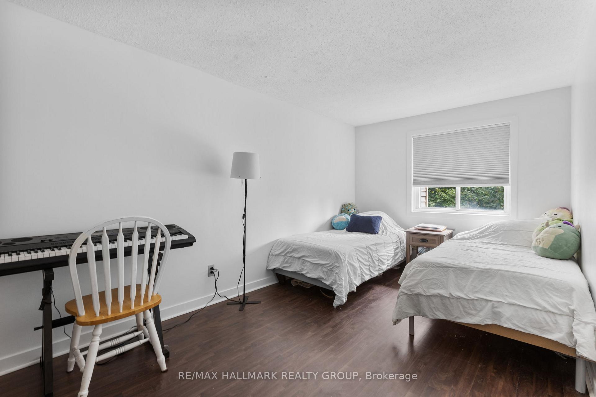 Photo 16 of 1598 Hoskins Crescent, Ottawa, Fallingbrook/Pineridge — HOMEH
