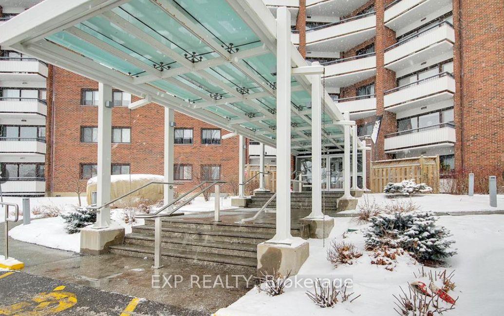 Photo 3 of Unit 220, 20 Chesterton Drive, Ottawa, Borden Farm/Stewart Farm/Carleton Heights/Parkwood Hills — HOMEH