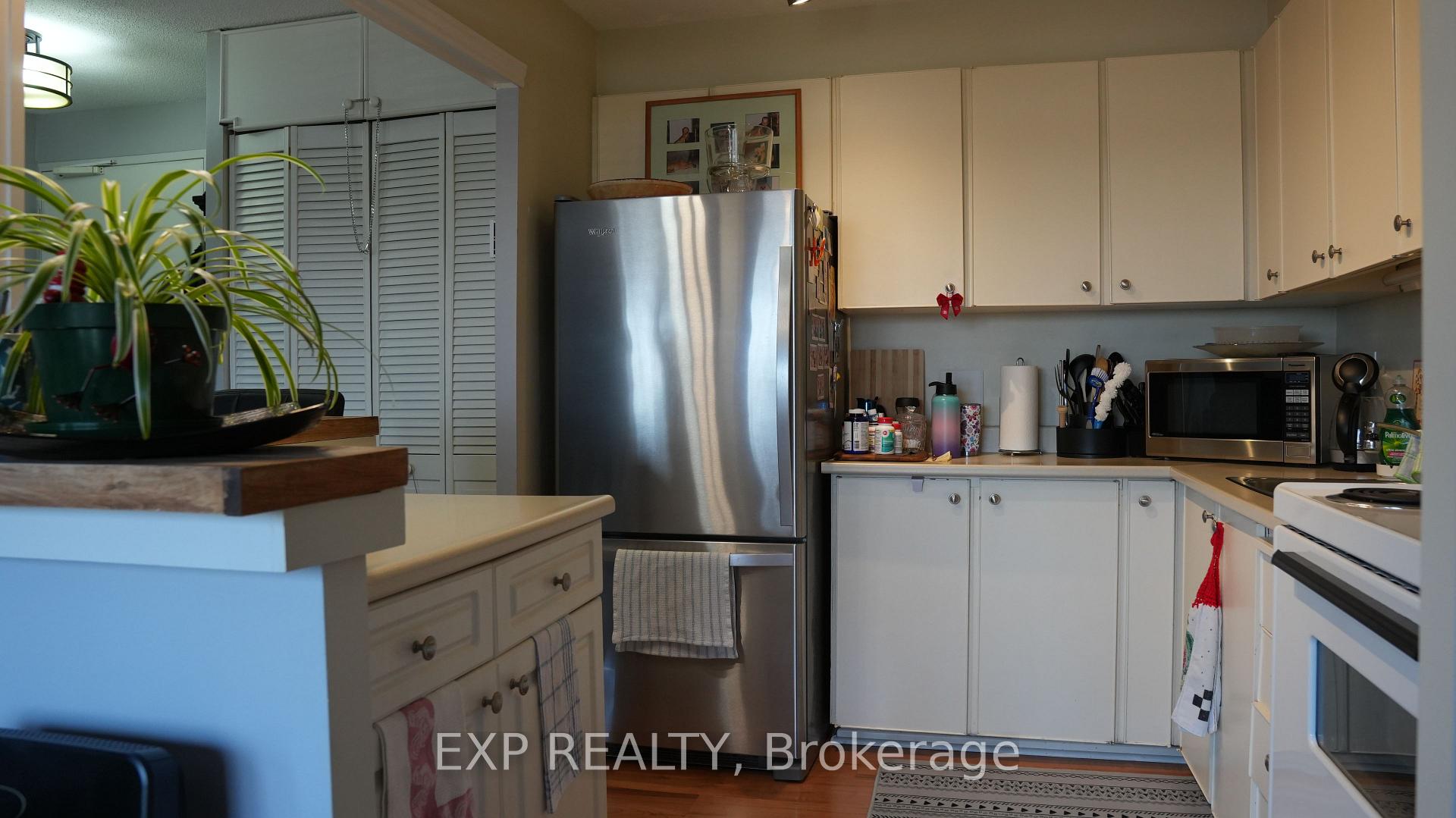 Photo 8 of Unit 220, 20 Chesterton Drive, Ottawa, Borden Farm/Stewart Farm/Carleton Heights/Parkwood Hills — HOMEH