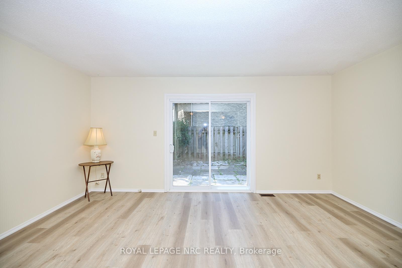 Photo 5 of Unit 23, 75 Ventura Drive, St. Catharines, Haig — HOMEH