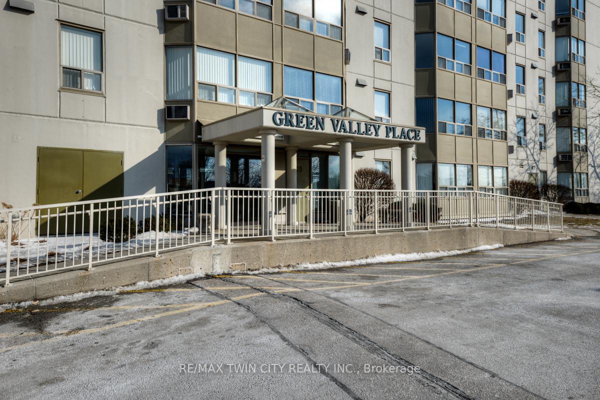 Photo 3 of Unit 1105, 35 Green Valley Drive, Waterloo — HOMEH
