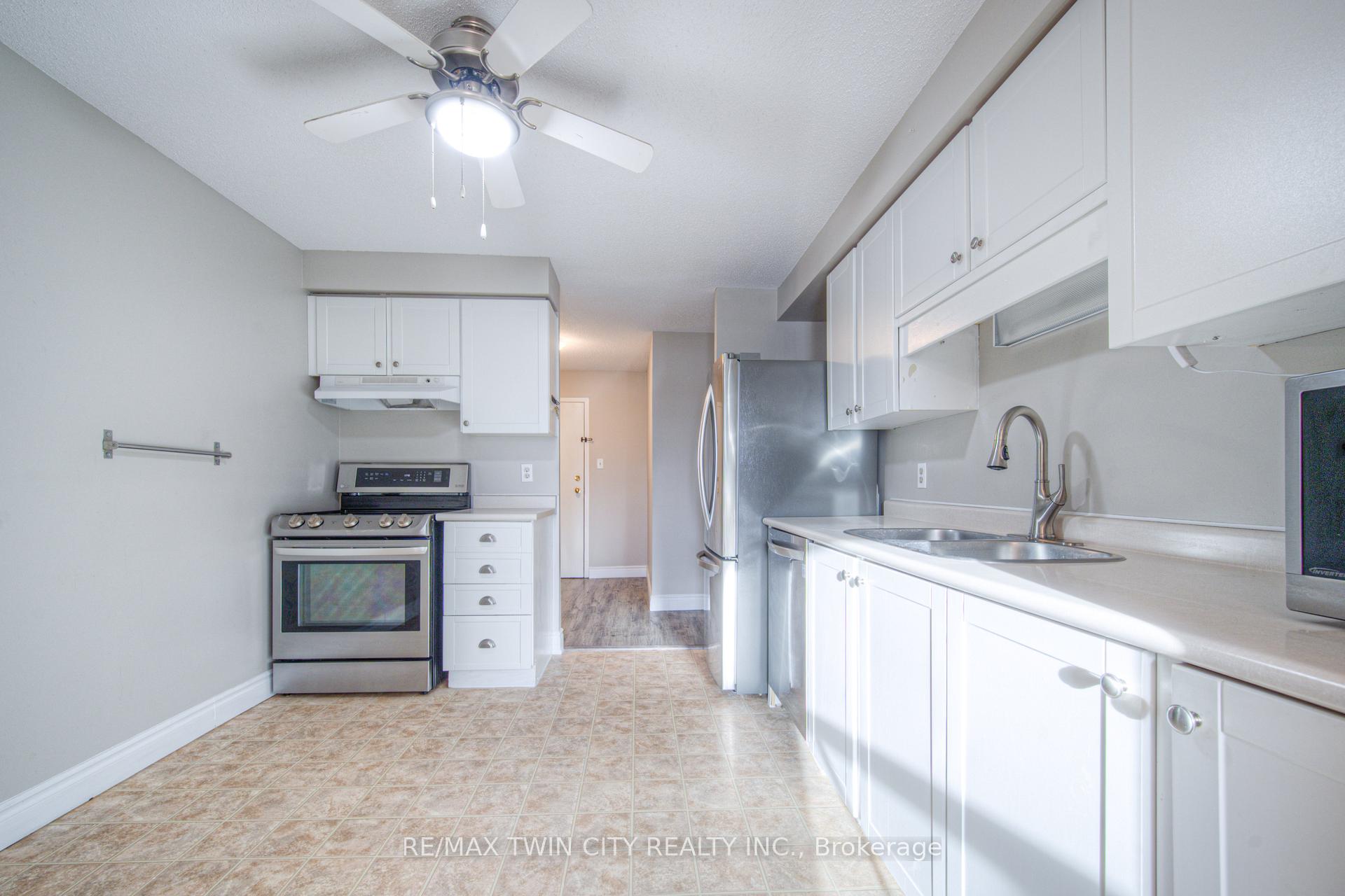 Photo 7 of Unit 1105, 35 Green Valley Drive, Waterloo — HOMEH