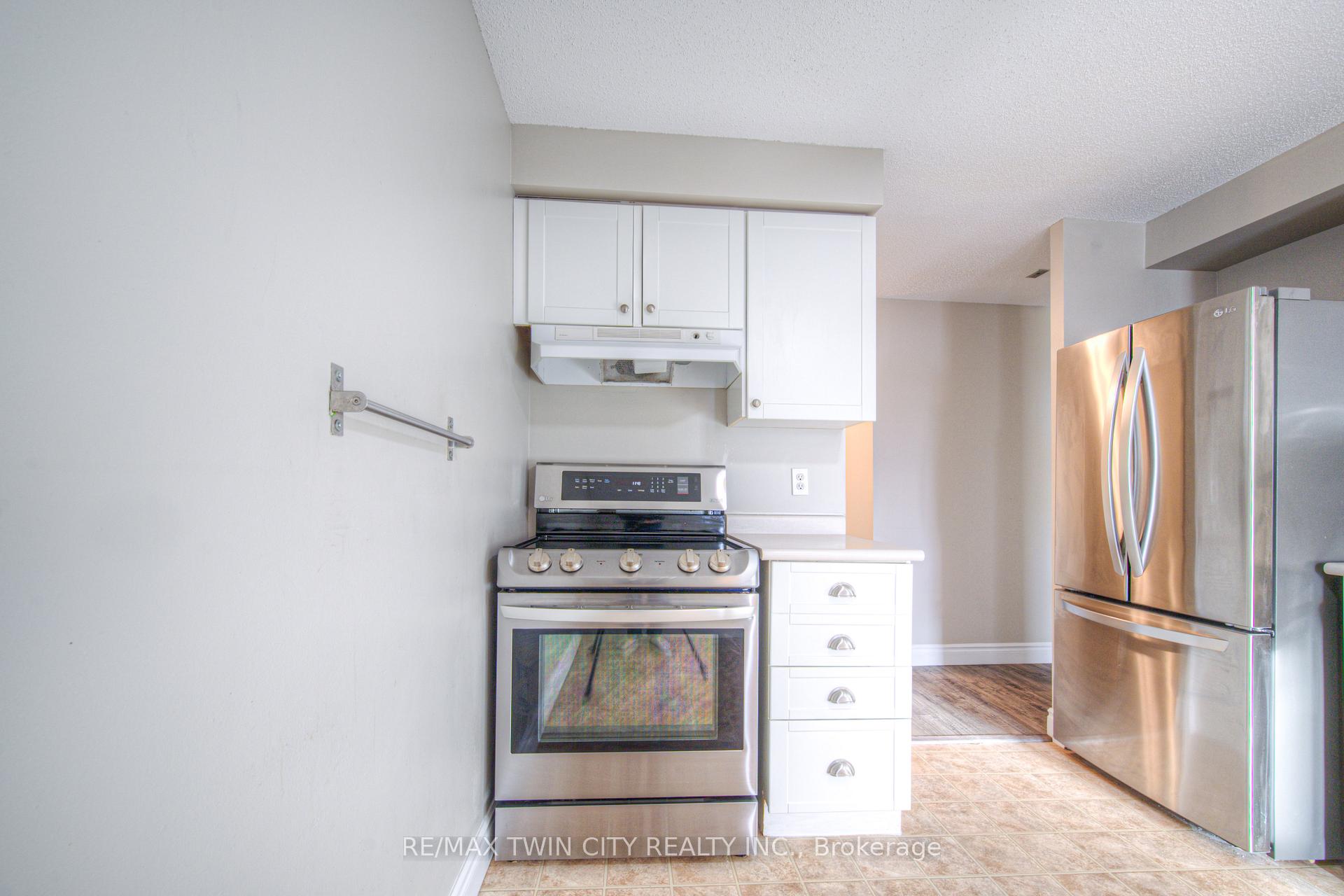 Photo 8 of Unit 1105, 35 Green Valley Drive, Waterloo — HOMEH