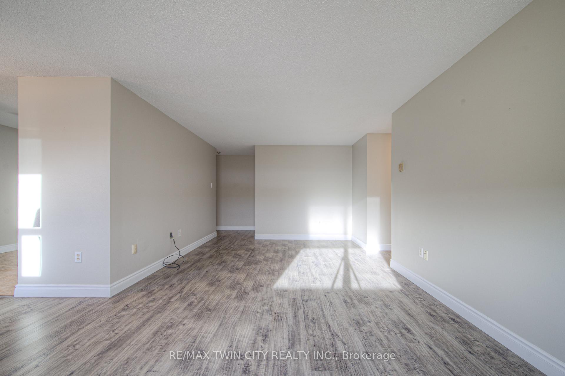 Photo 11 of Unit 1105, 35 Green Valley Drive, Waterloo — HOMEH