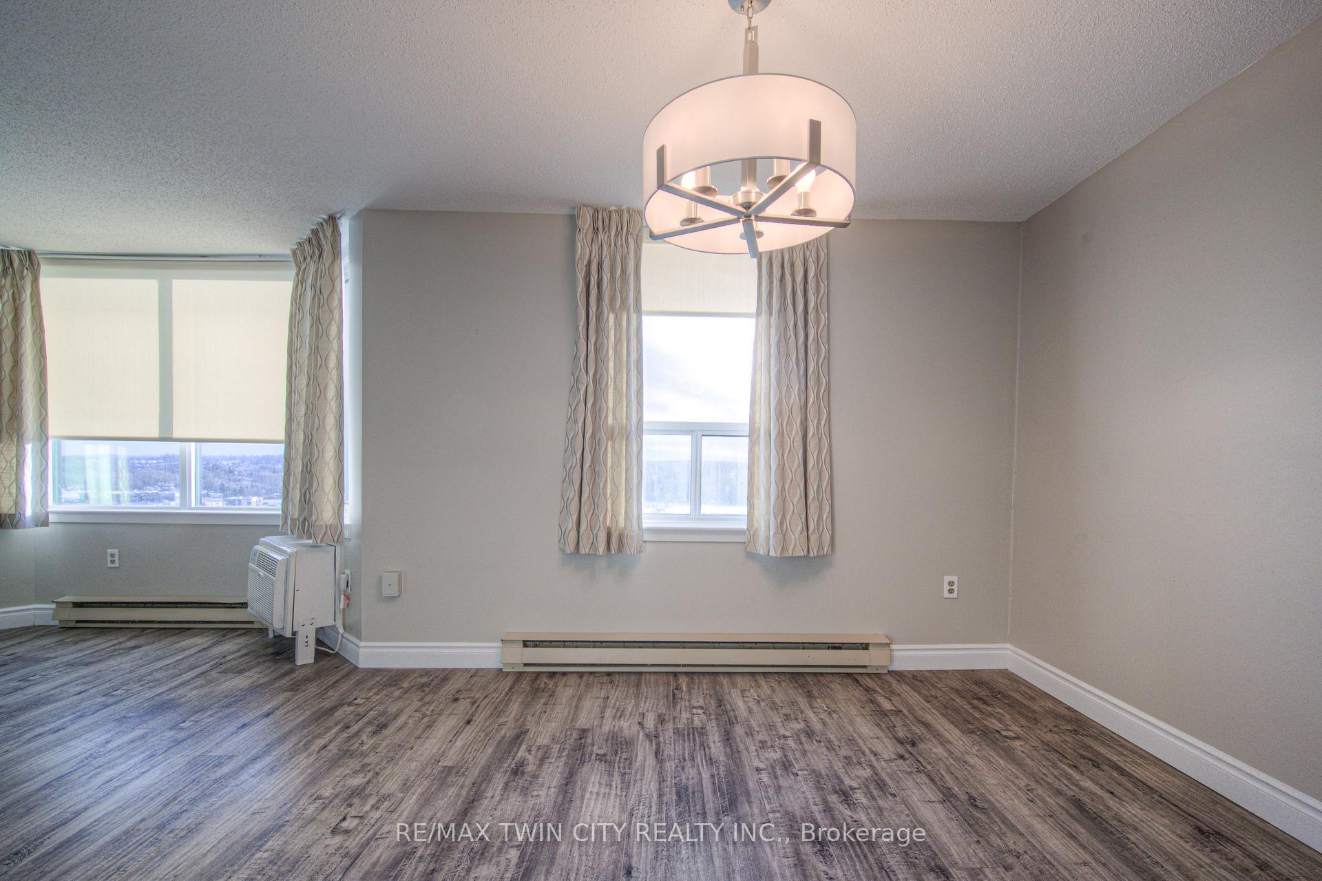 Photo 15 of Unit 1105, 35 Green Valley Drive, Waterloo — HOMEH