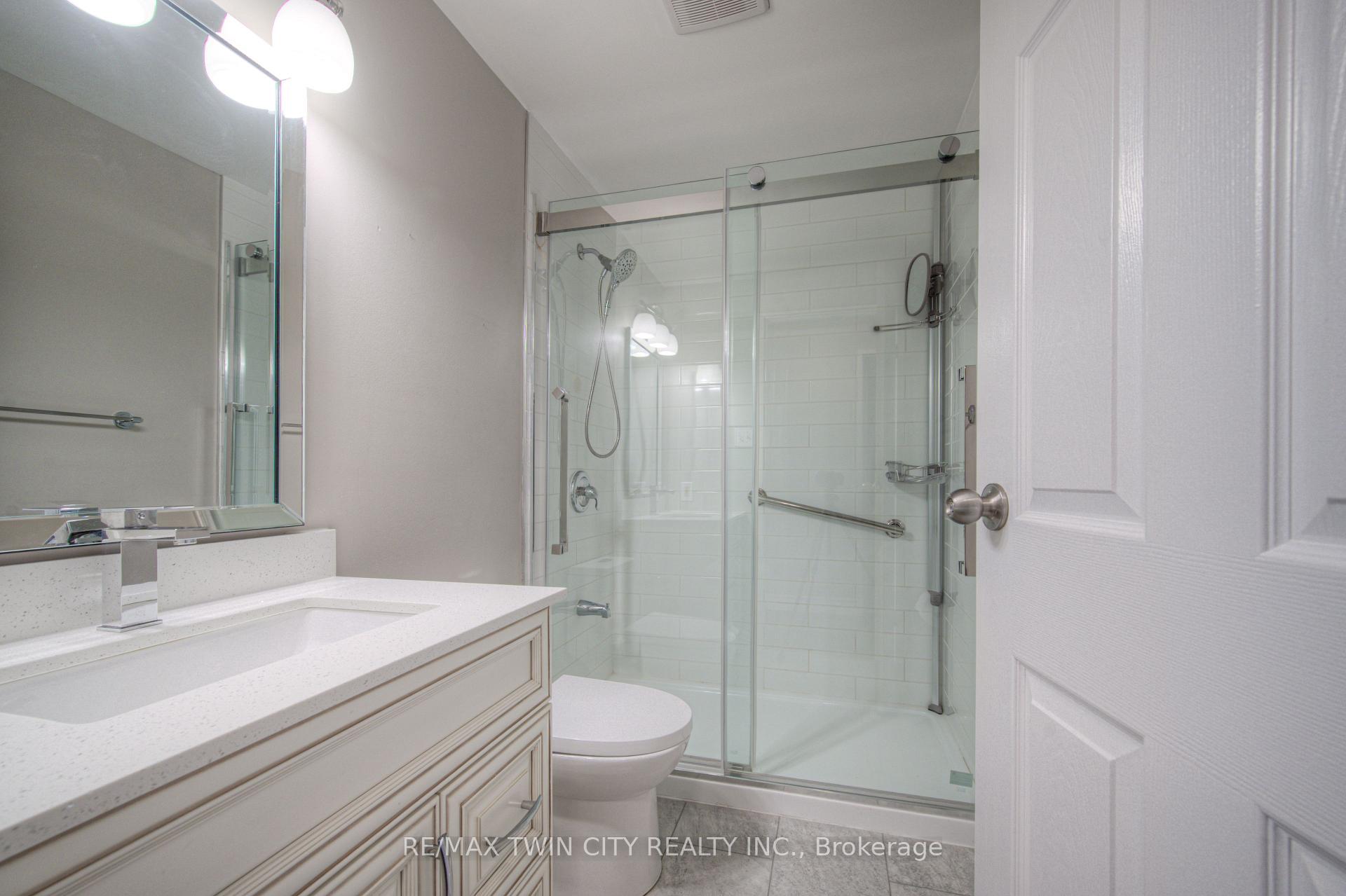 Photo 17 of Unit 1105, 35 Green Valley Drive, Waterloo — HOMEH