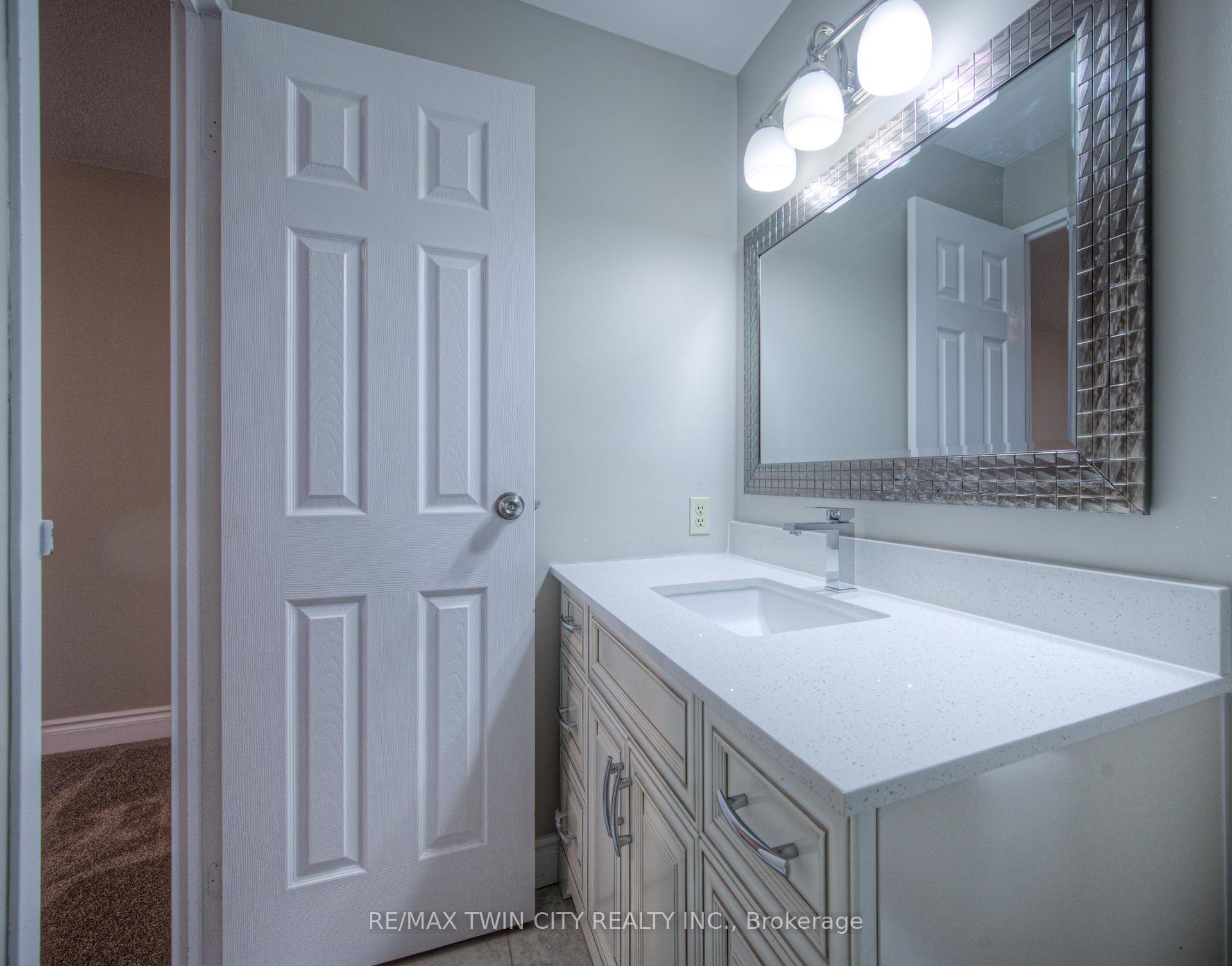 Photo 21 of Unit 1105, 35 Green Valley Drive, Waterloo — HOMEH