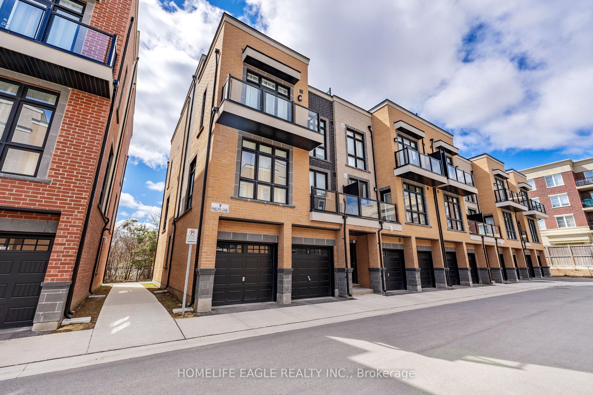 Front of Unit 16, 7 Phelps Lane