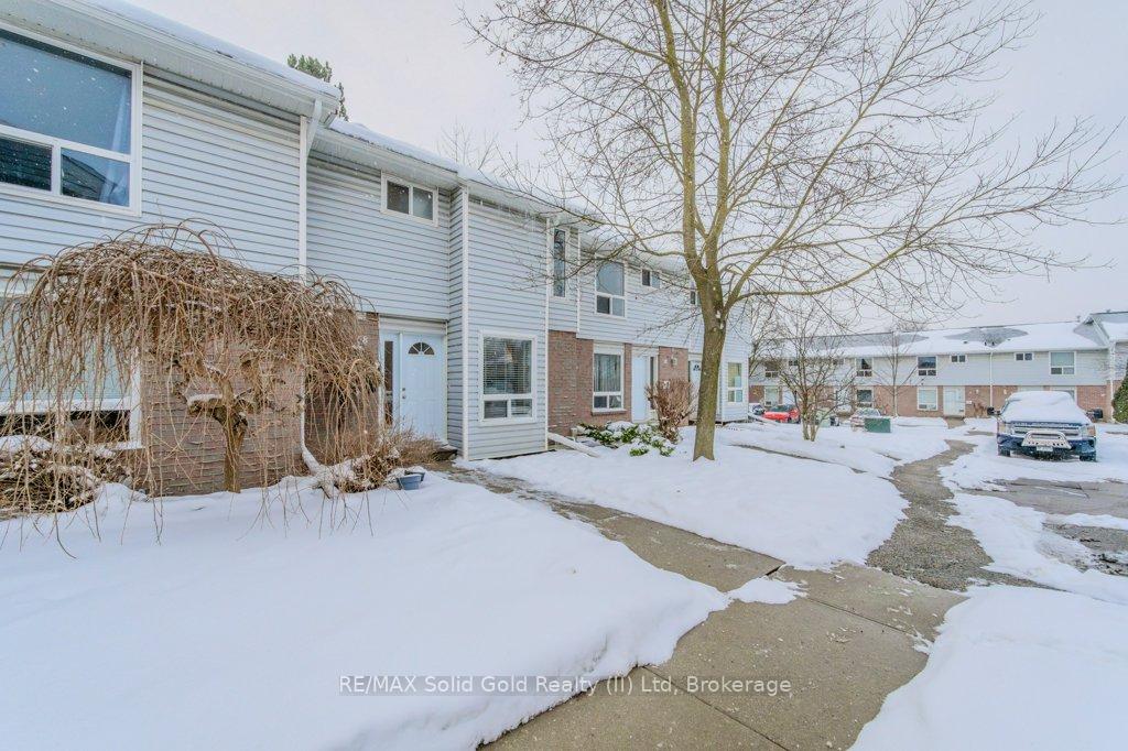 Photo 3 of Unit 58, 32 Mowat Boulevard, Kitchener — HOMEH