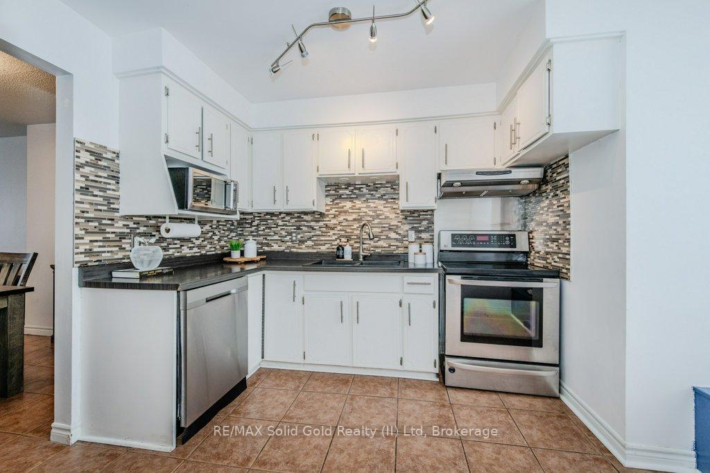 Photo 6 of Unit 58, 32 Mowat Boulevard, Kitchener — HOMEH