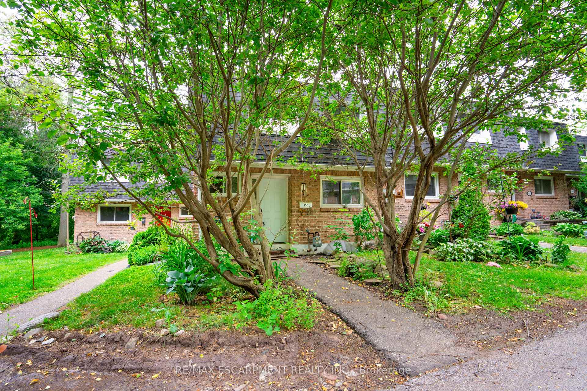 Front of Unit 153, 2050 Upper Middle Road