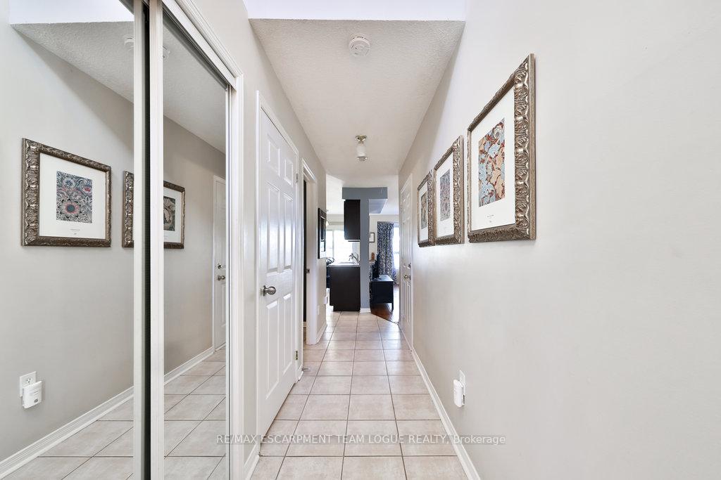 Photo 5 of Unit 11, 104 Frances Avenue, Hamilton, Stoney Creek — HOMEH