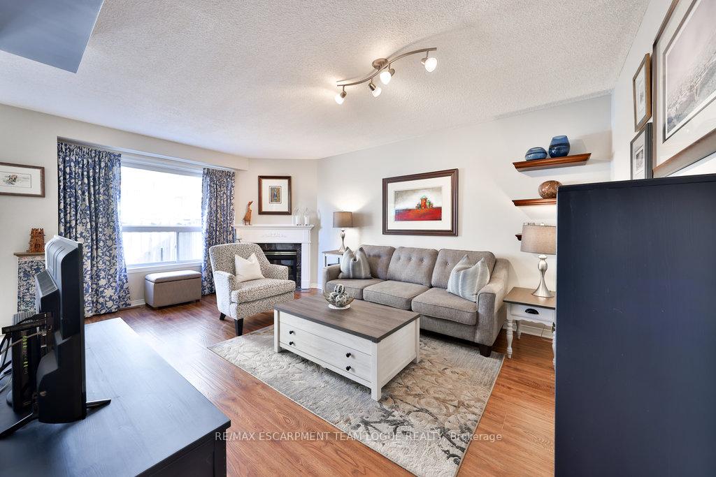 Photo 6 of Unit 11, 104 Frances Avenue, Hamilton, Stoney Creek — HOMEH