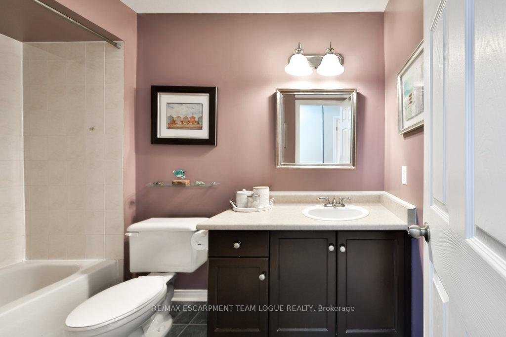Photo 18 of Unit 11, 104 Frances Avenue, Hamilton, Stoney Creek — HOMEH
