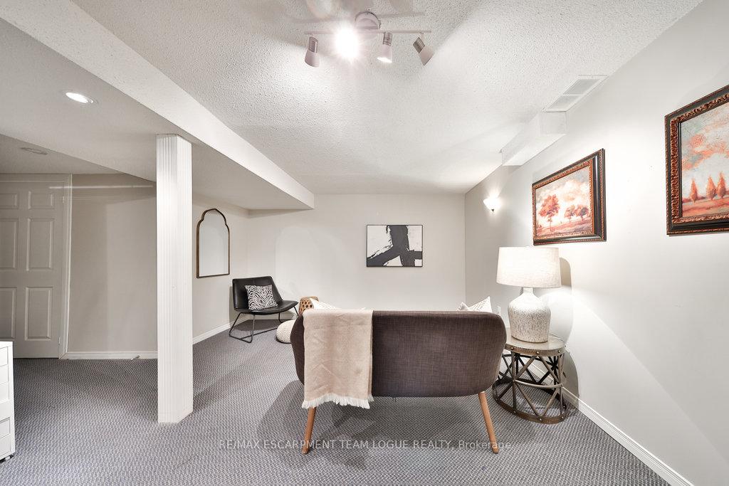Photo 21 of Unit 11, 104 Frances Avenue, Hamilton, Stoney Creek — HOMEH