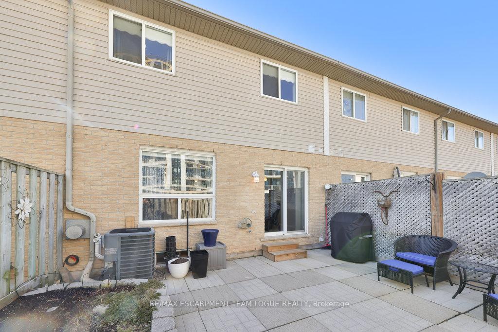 Photo 25 of Unit 11, 104 Frances Avenue, Hamilton, Stoney Creek — HOMEH