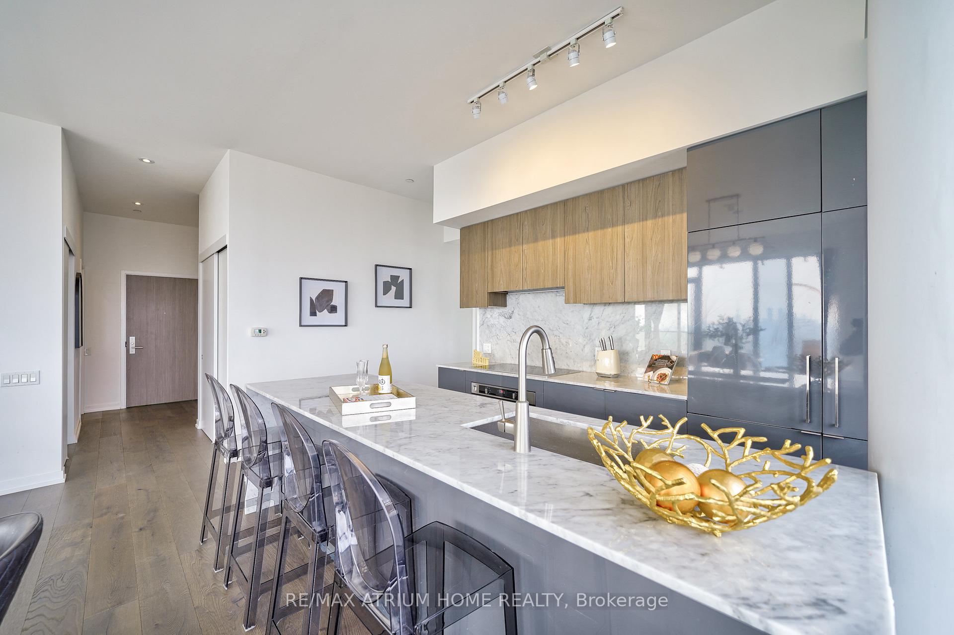 Photo 13 of Unit Ph05, 161 Roehampton Avenue, Toronto, Mount Pleasant West — HOMEH
