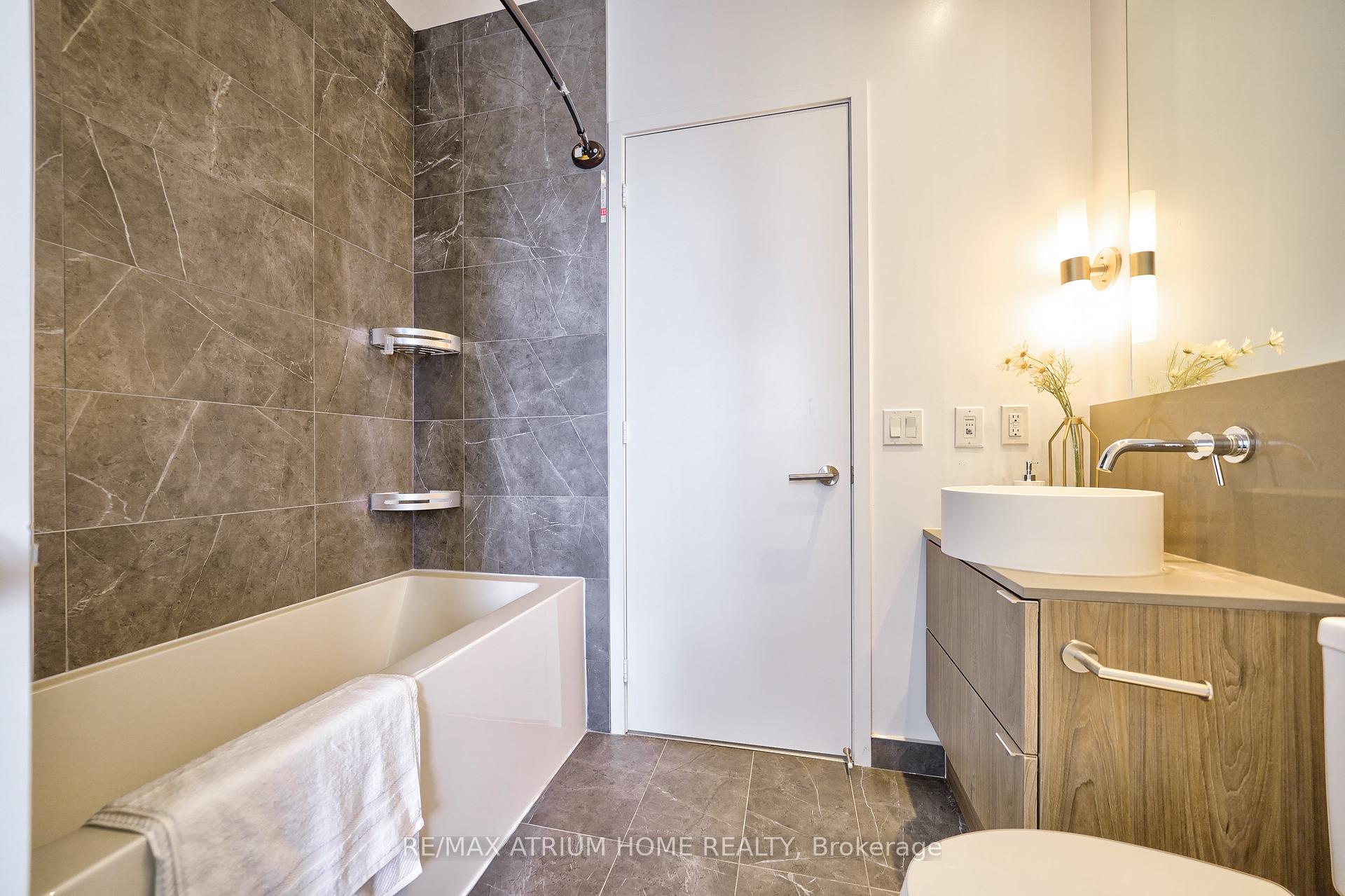Photo 22 of Unit Ph05, 161 Roehampton Avenue, Toronto, Mount Pleasant West — HOMEH