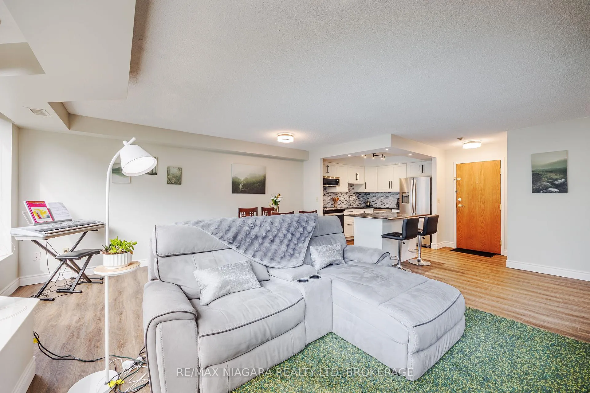 Photo 7 of Unit 307, 81 Scott Street, St. Catharines, Lakeport — HOMEH