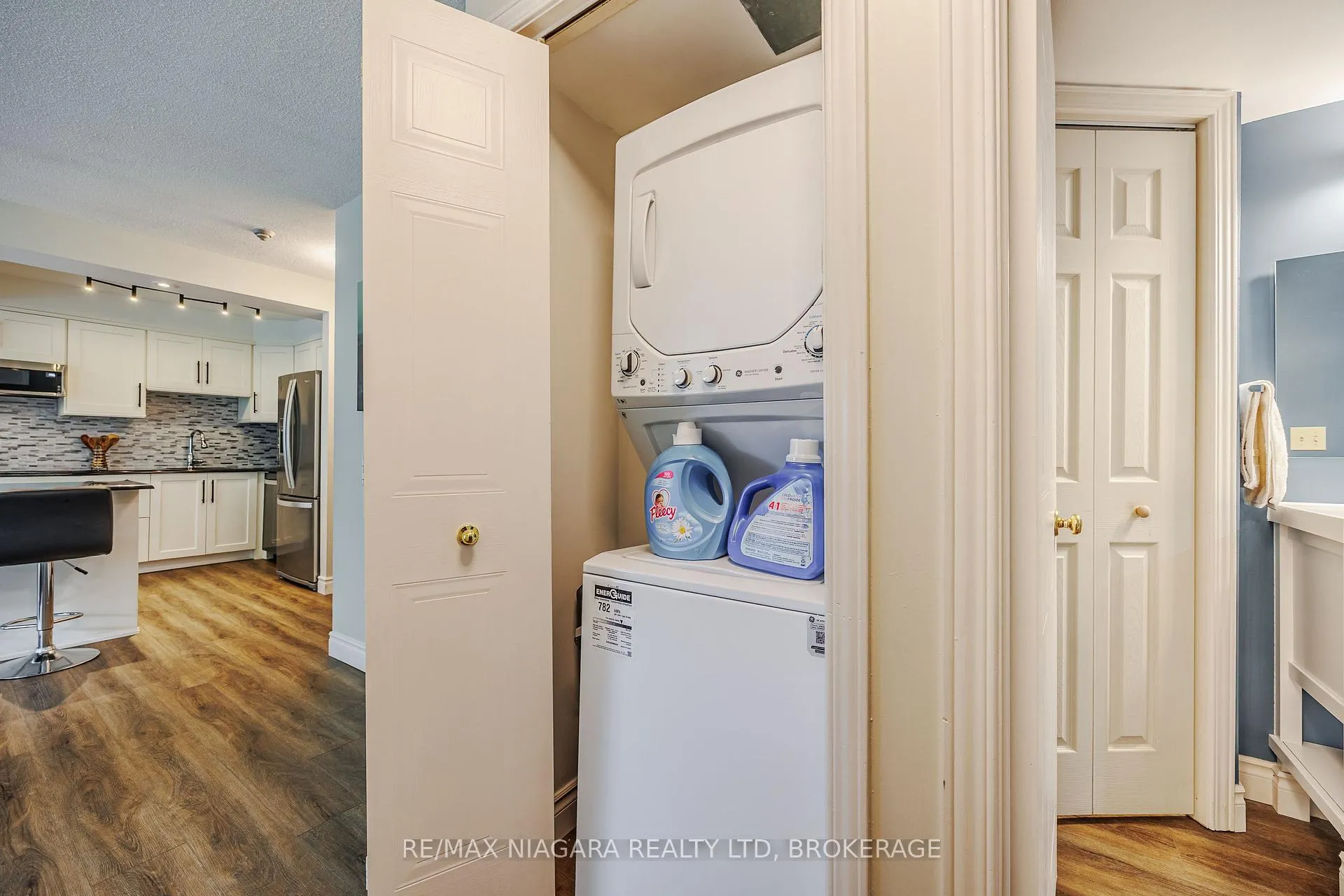 Photo 11 of Unit 307, 81 Scott Street, St. Catharines, Lakeport — HOMEH