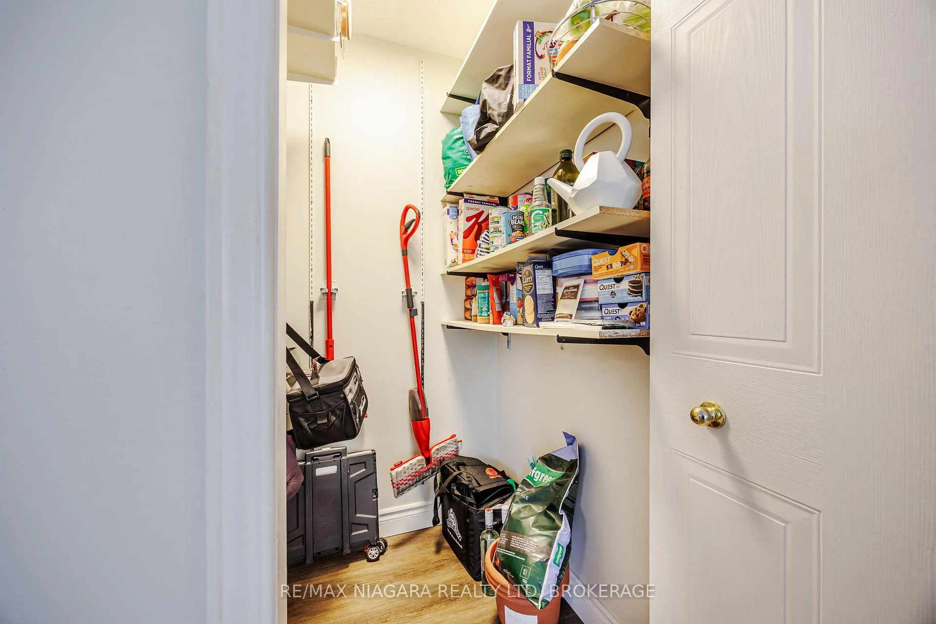 Photo 12 of Unit 307, 81 Scott Street, St. Catharines, Lakeport — HOMEH