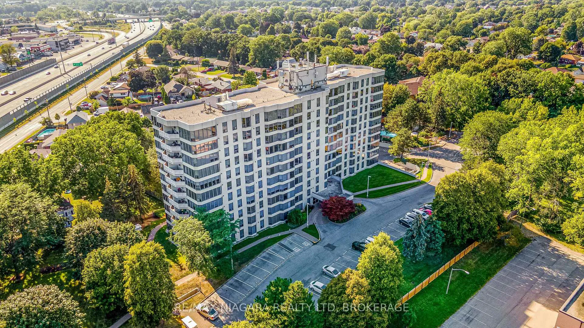 Photo 35 of Unit 307, 81 Scott Street, St. Catharines, Lakeport — HOMEH