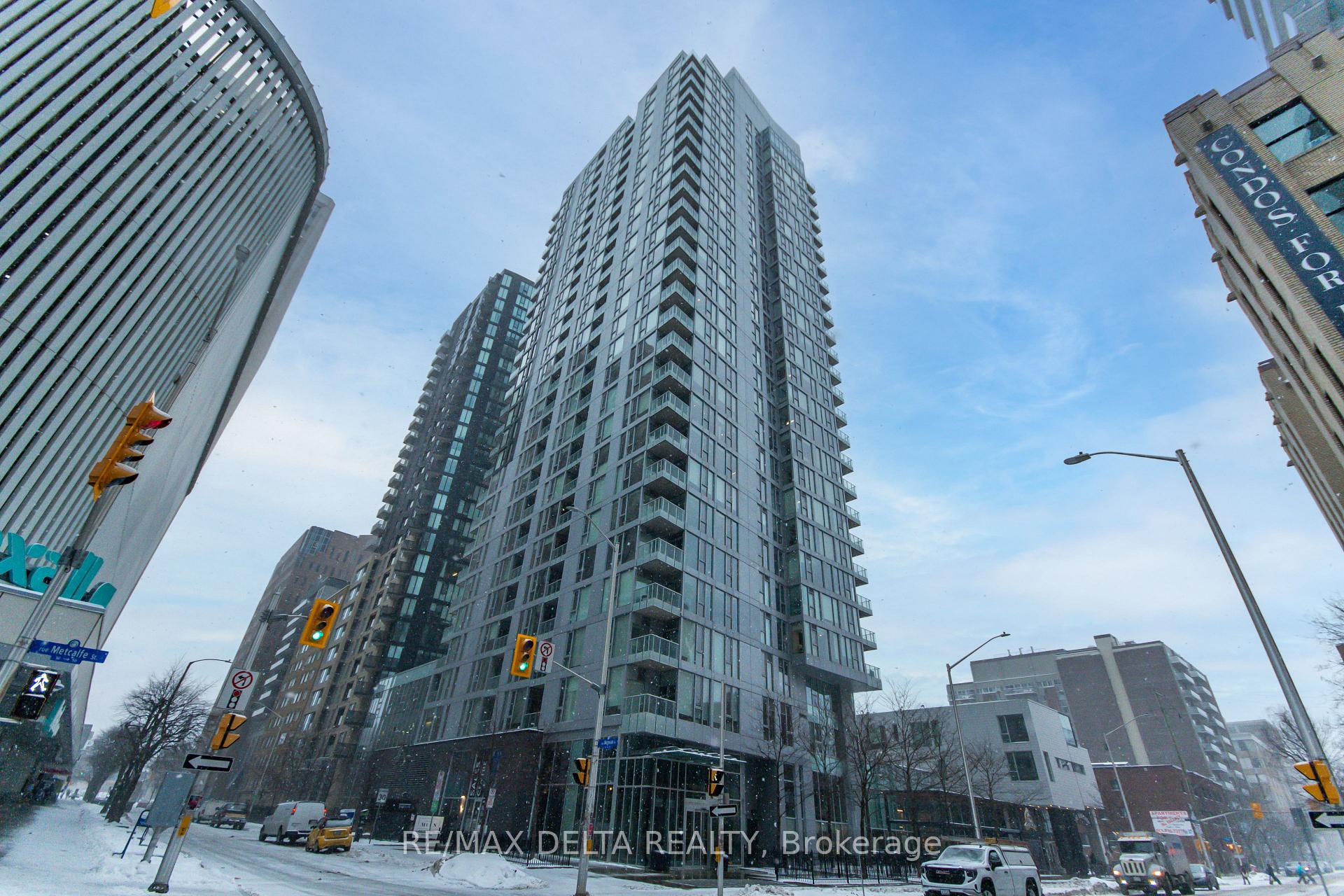 Front of Unit 905, 179 Metcalfe Street