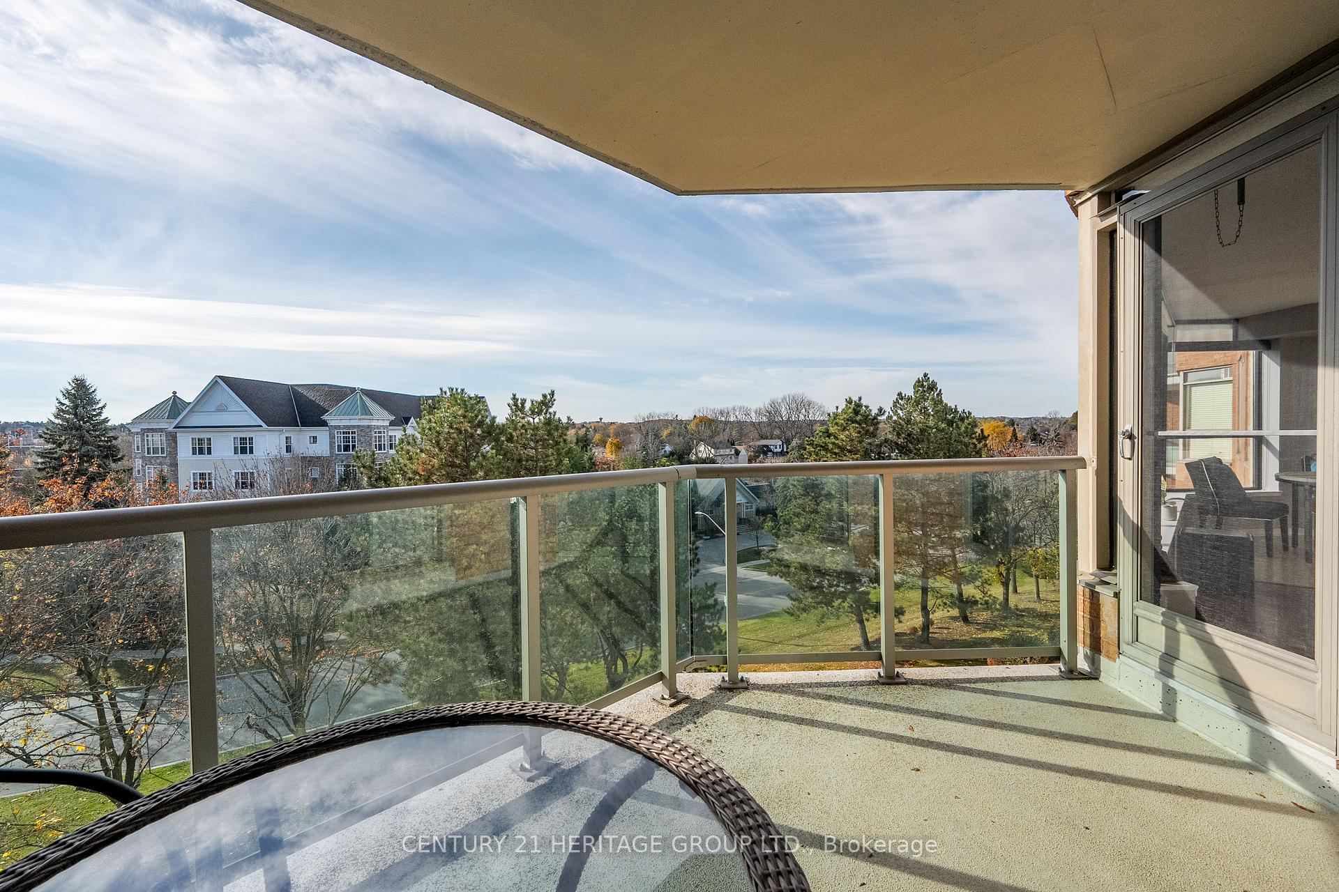 Photo 9 of Unit 504, 14924 Yonge Street, Aurora, Aurora Highlands — HOMEH