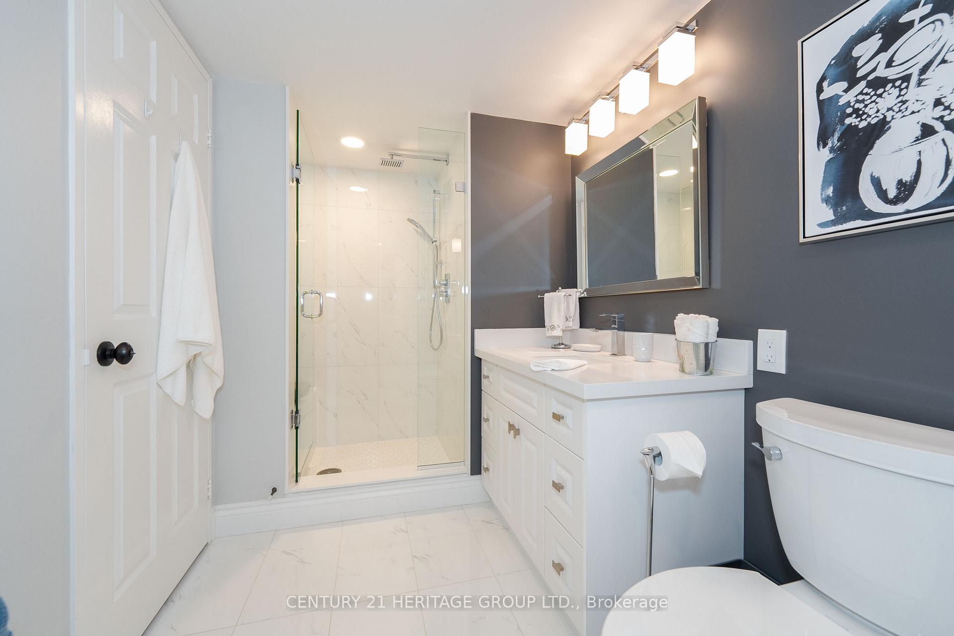 Photo 13 of Unit 504, 14924 Yonge Street, Aurora, Aurora Highlands — HOMEH