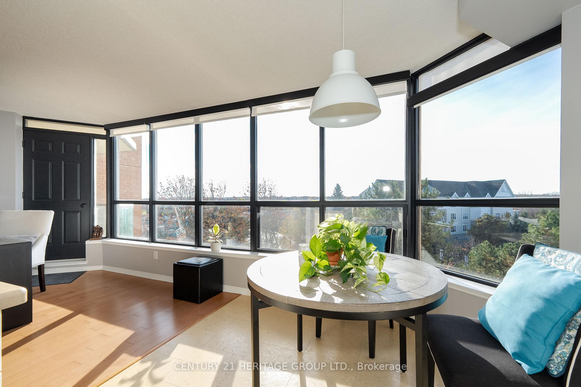 Photo 18 of Unit 504, 14924 Yonge Street, Aurora, Aurora Highlands — HOMEH
