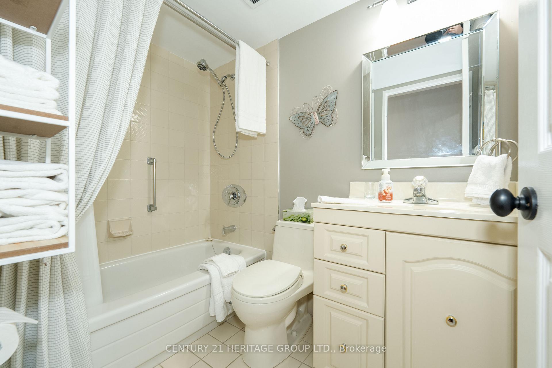 Photo 29 of Unit 504, 14924 Yonge Street, Aurora, Aurora Highlands — HOMEH