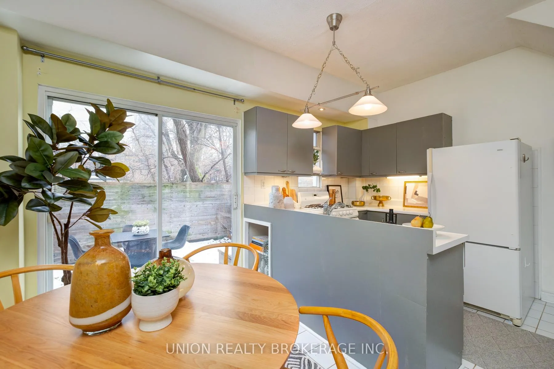 Photo 17 of 211 De Grassi Street, Toronto, South Riverdale — HOMEH