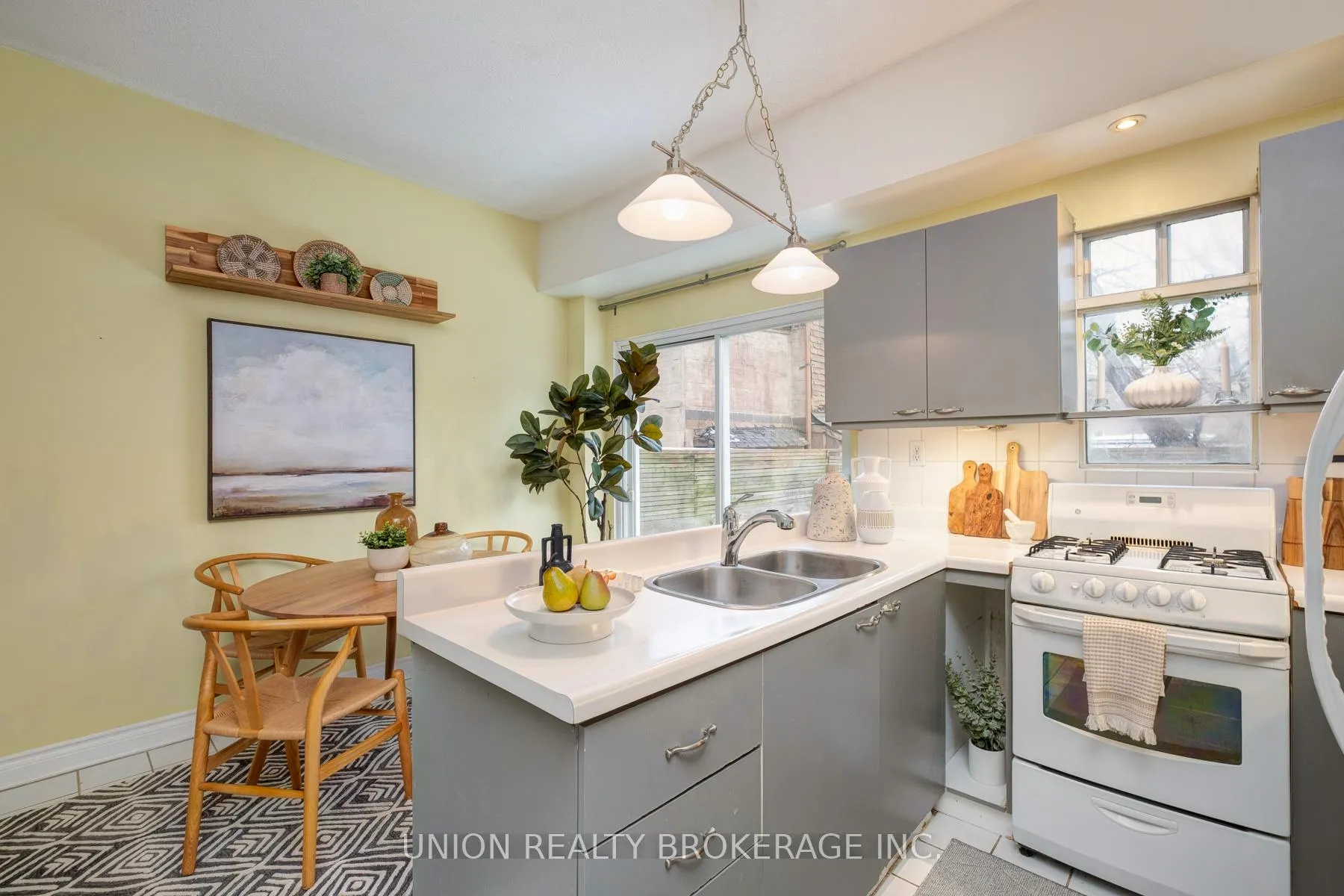 Photo 21 of 211 De Grassi Street, Toronto, South Riverdale — HOMEH