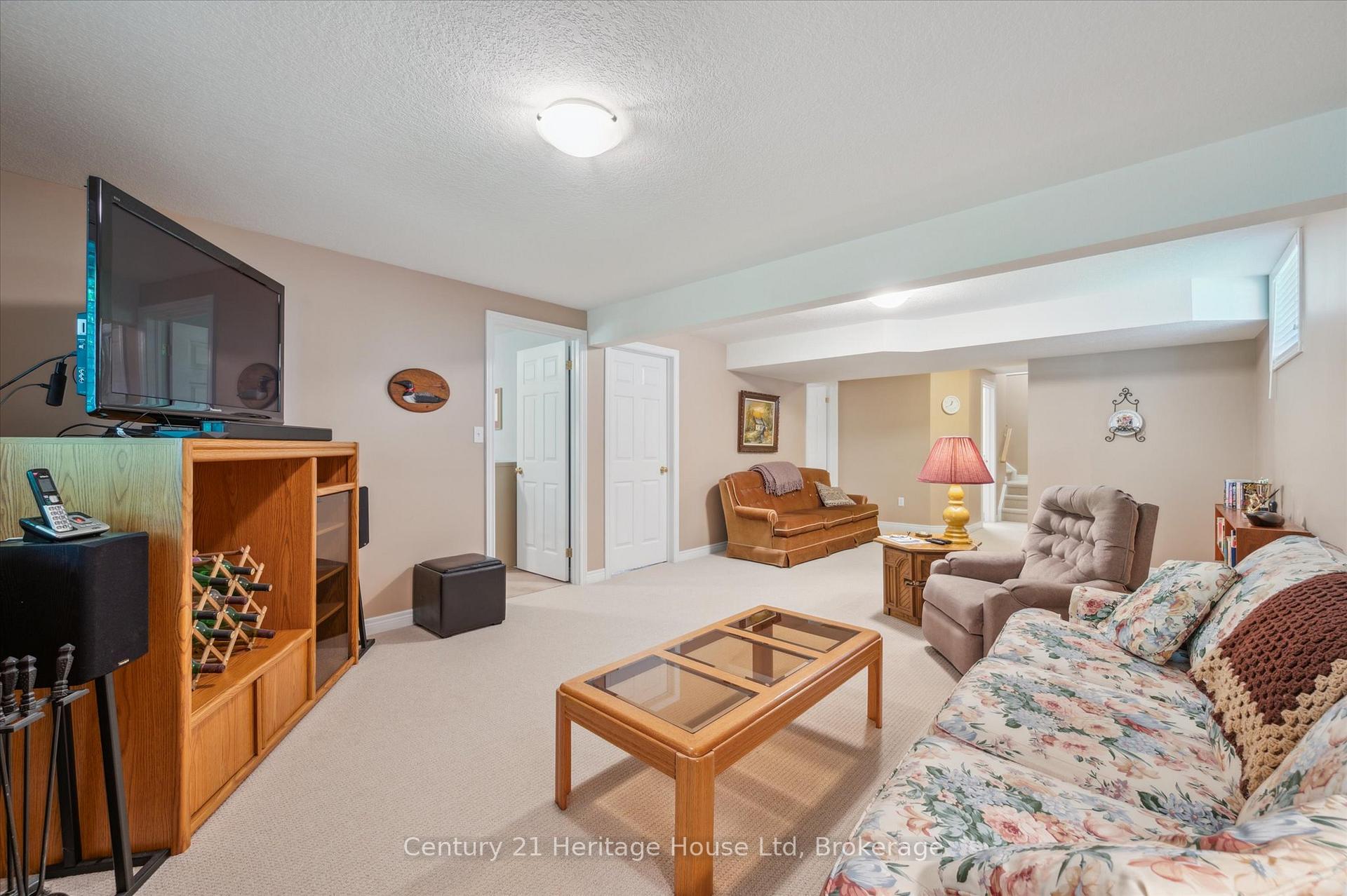 Photo 32 of Unit 32, 755 Willow Road, Guelph, Willow West/Sugarbush/West Acres — HOMEH