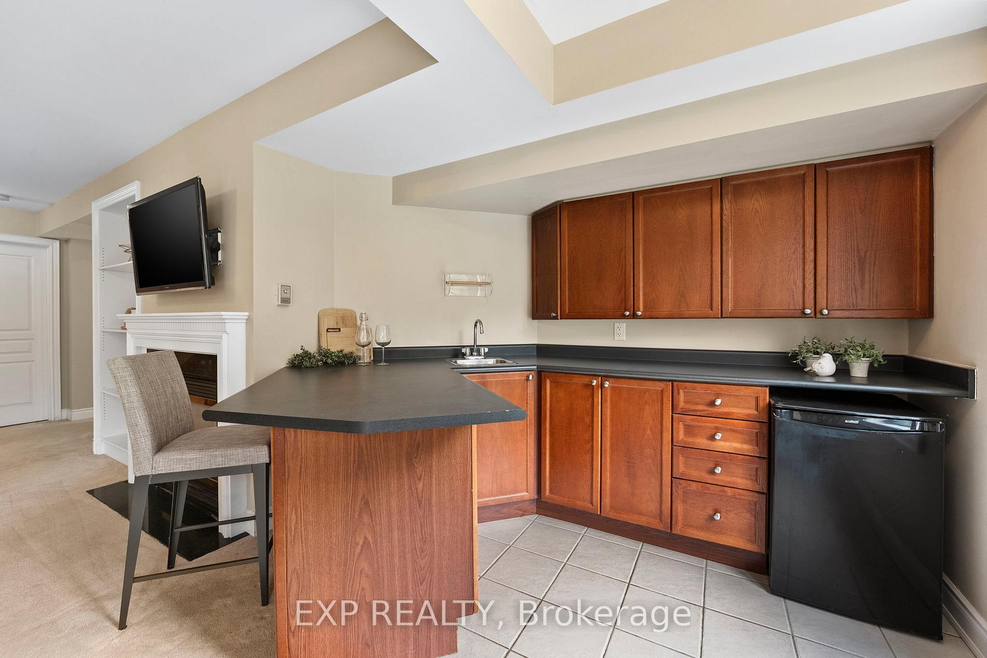 Photo 36 of 54 Stonecliffe Crescent, Aurora, Aurora Estates — HOMEH