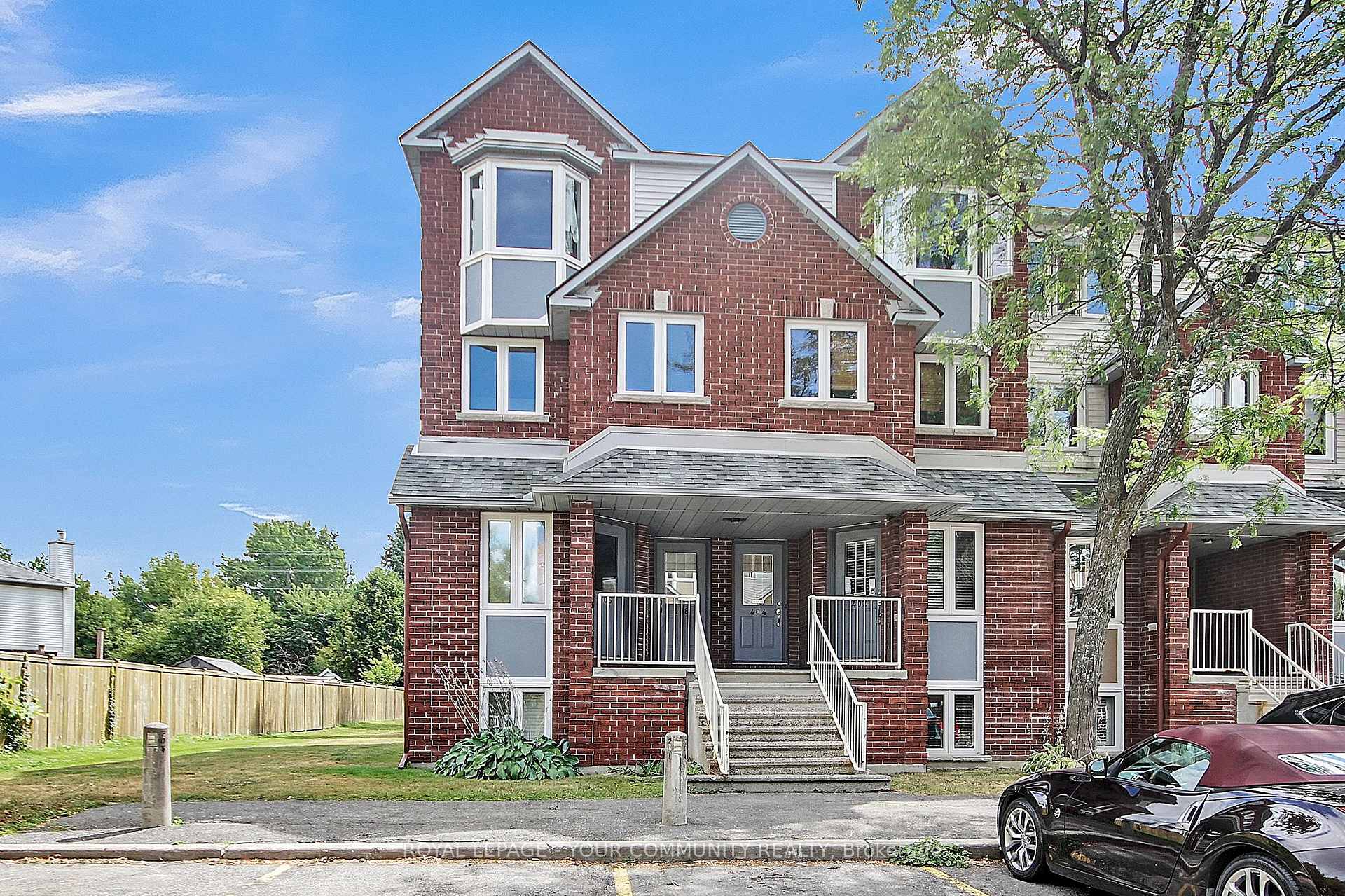 Photo 1 of 402 Briston Private, Ottawa, Hunt Club Park — HOMEH
