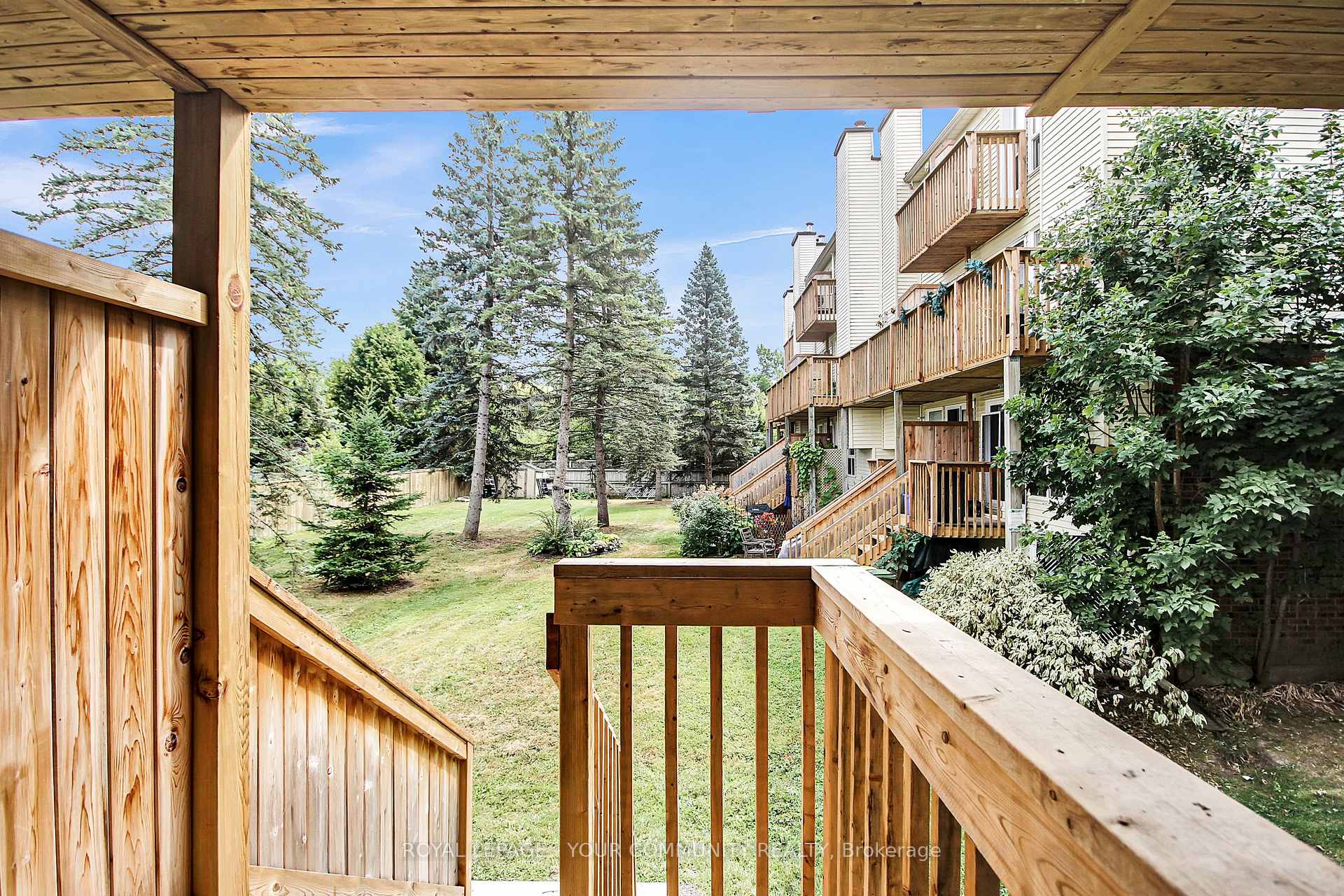 Photo 23 of 402 Briston Private, Ottawa, Hunt Club Park — HOMEH