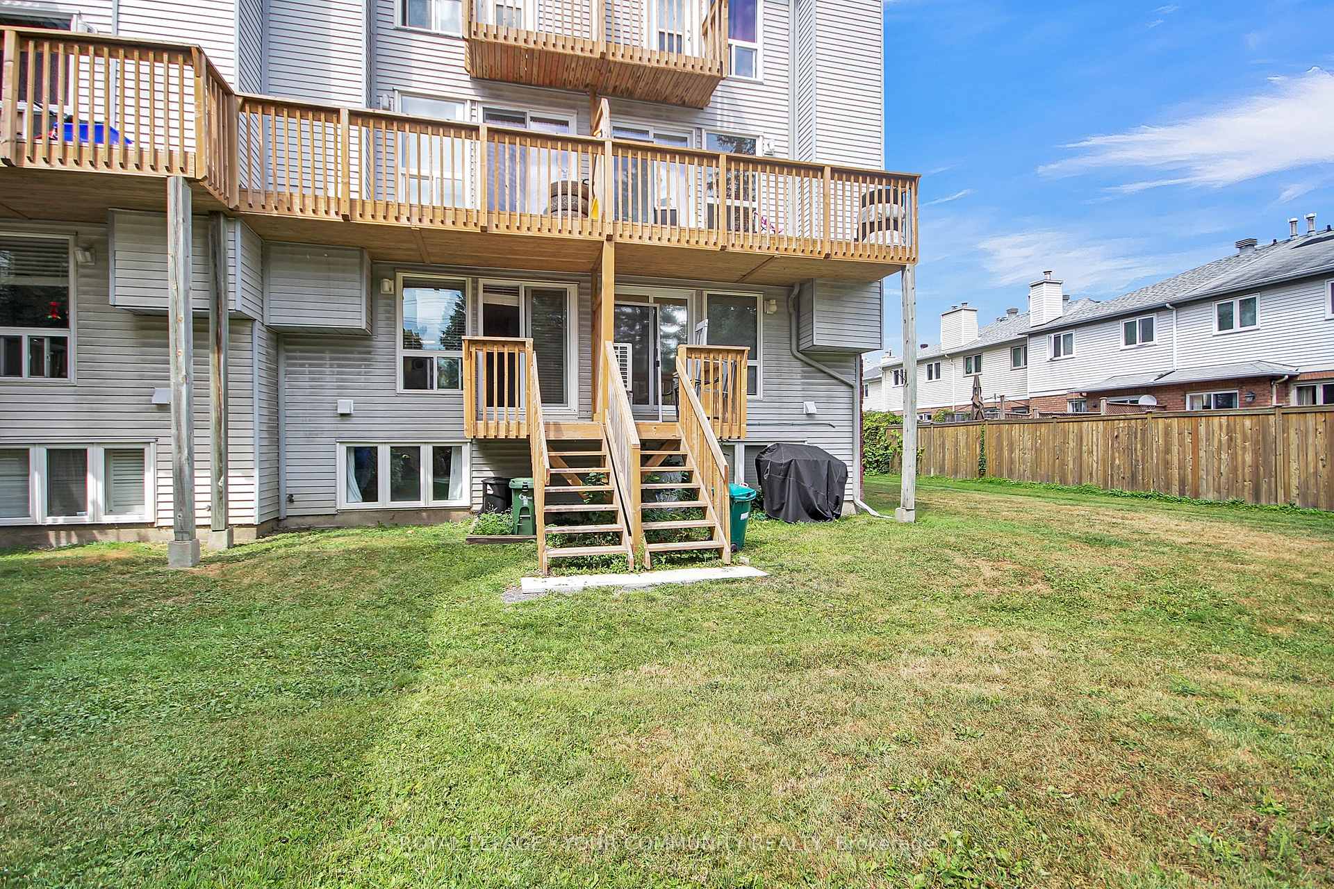 Photo 24 of 402 Briston Private, Ottawa, Hunt Club Park — HOMEH